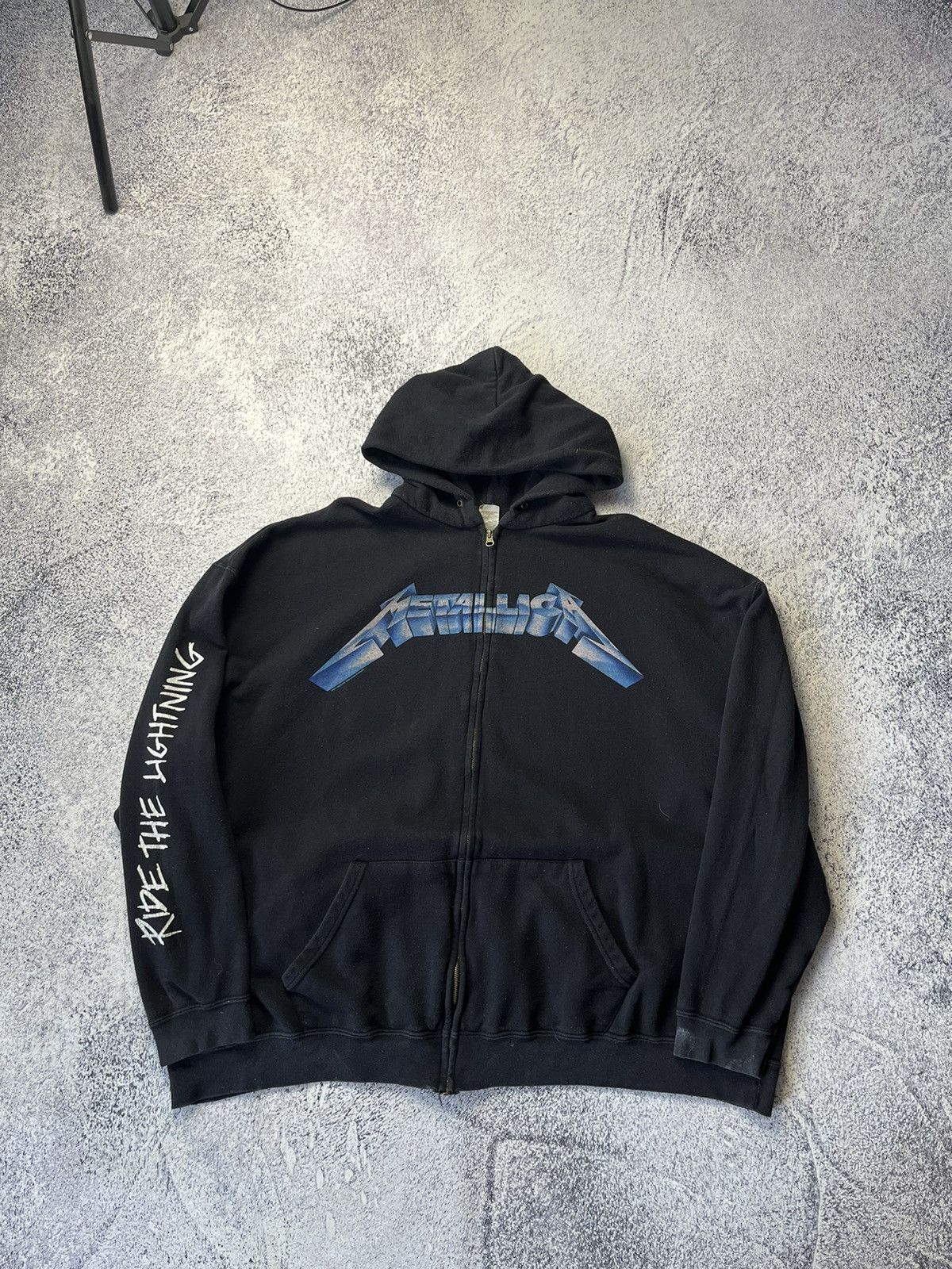 Band Tees Metallica 2017 hoodie RIDE THE LIGHTNING hooded sweatshirt Size US XXL / EU 58 / 5 - 2 Thumbnail