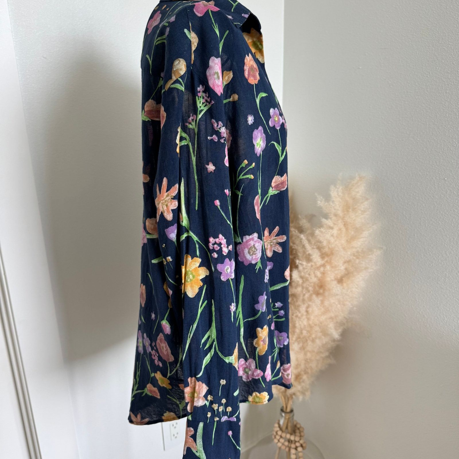 Yves Saint Laurent Vintage Yves Saint Laurent Variation Navy Floral Blouse 80s Size M / US 6-8 / IT 42-44 - 8 Thumbnail