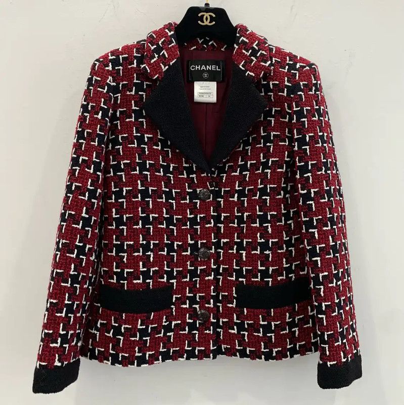 Chanel Chanel Red Wool Jacket for Women 0089 Size XS / US 0-2 / IT 36-38 - 1 Thumbnail