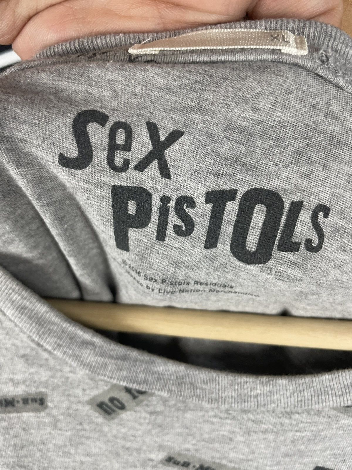 Band Tees GU X Sex Pistol Band Overprint Tee Size US L / EU 52-54 / 3 - 3 Thumbnail
