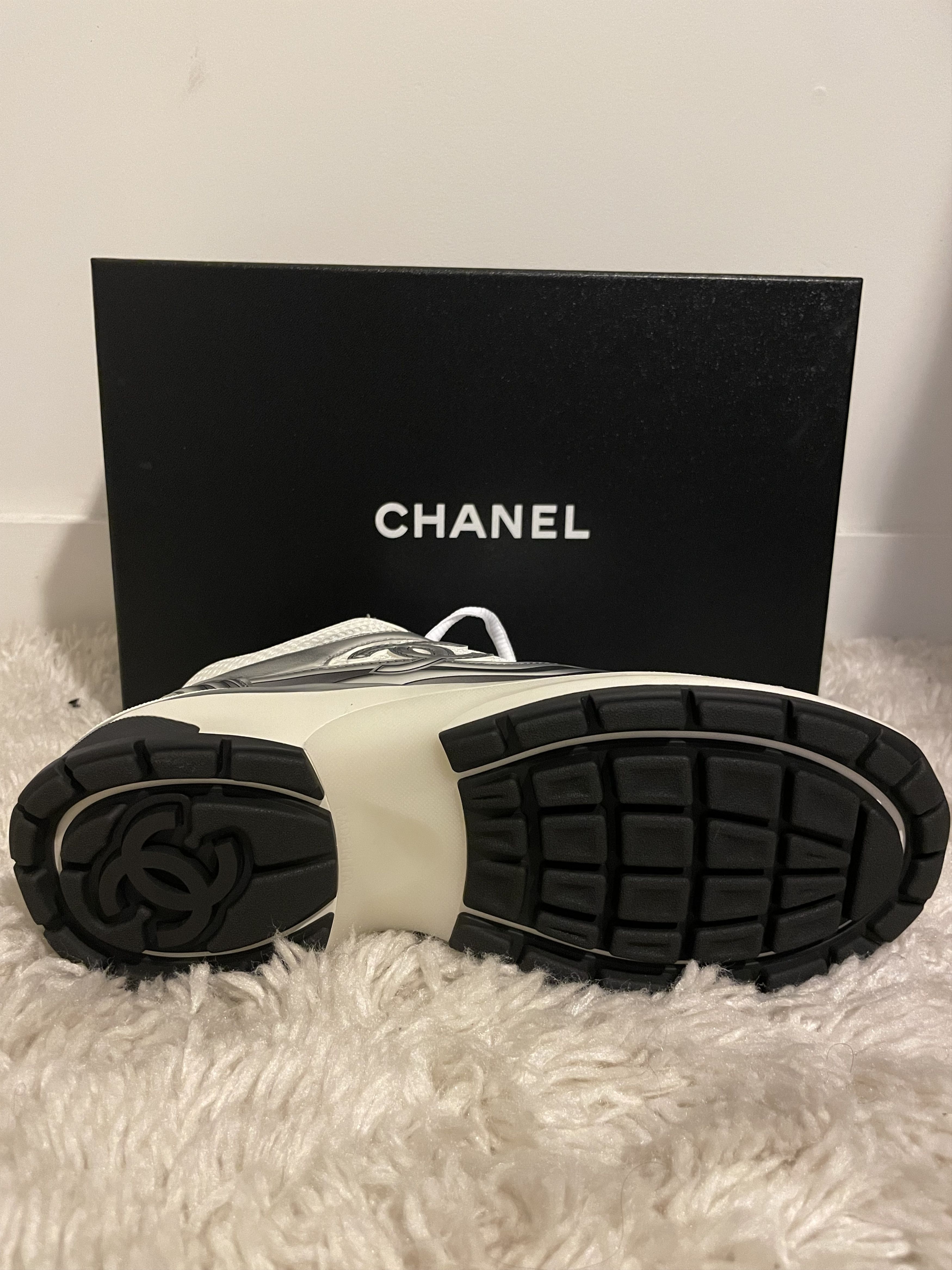 Chanel Chanel Runner Laminated Interlocking Metallic Brand New Size US 7 / IT 37 - 4 Thumbnail