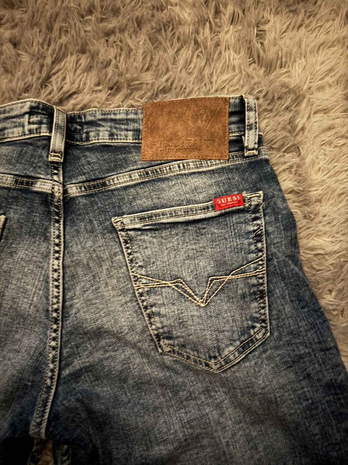 Guess Distressed Name Brand Blue Denim Shorts Deadstock Size 32 Size US 32 / EU 48 - 3 Thumbnail