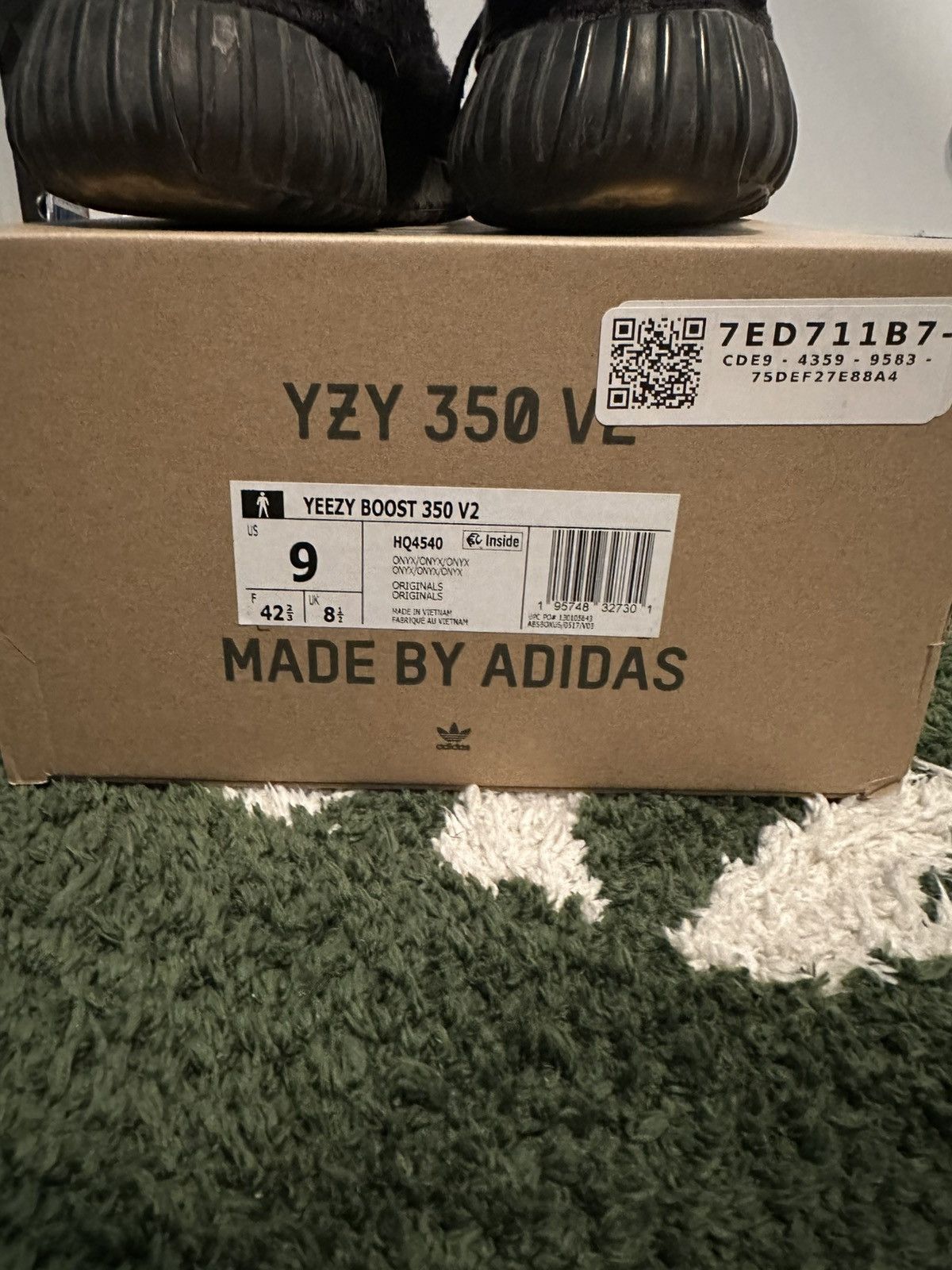 Adidas Yeezy 350s Size US 9 / EU 42 - 2 Thumbnail