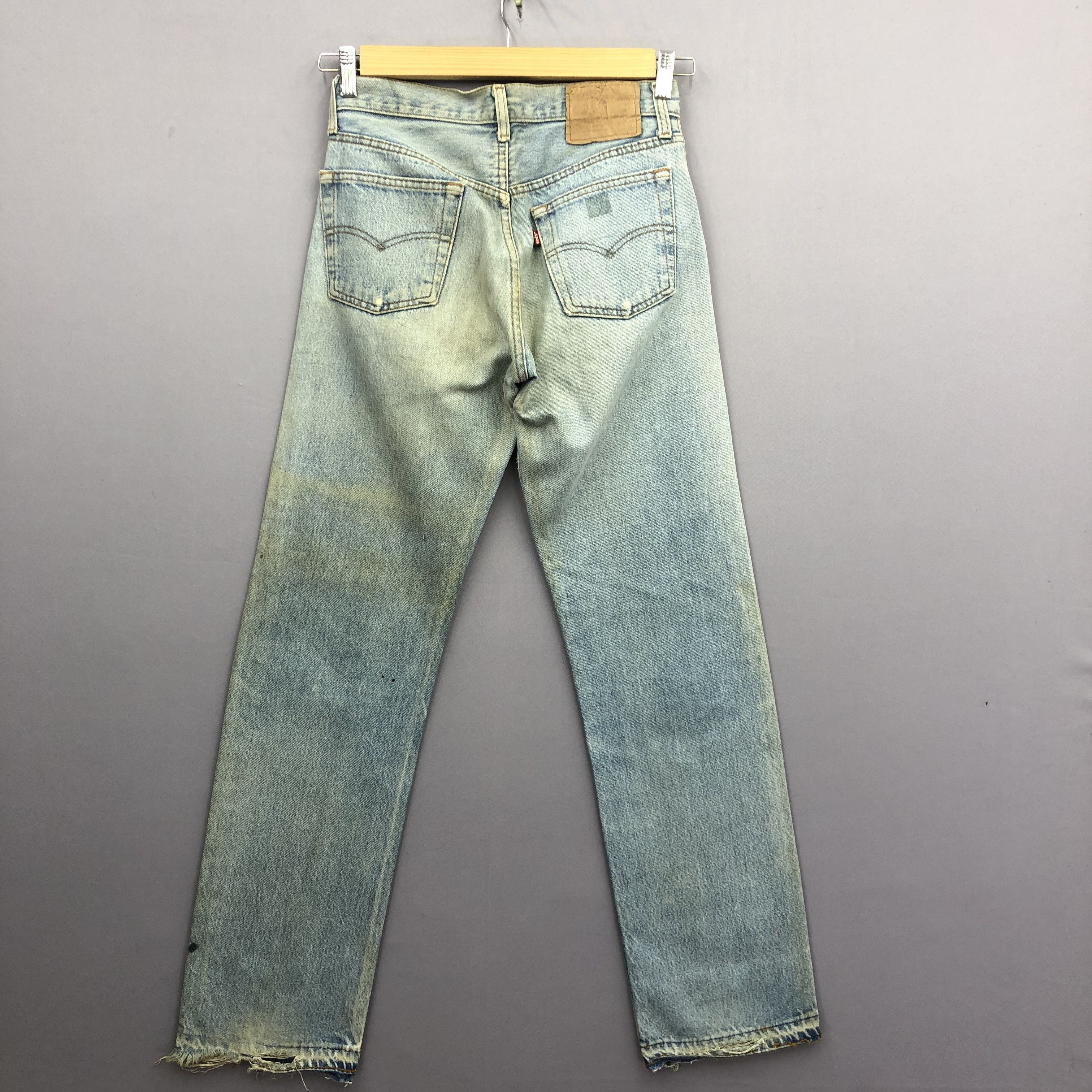 Levi's Vintage 80s Levis 501 Faded Light Wash Jeans Levi's Denim Size 28" / US 6 / IT 42 - 2 Thumbnail