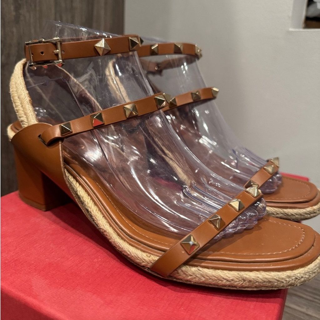 Valentino Valentino Garavani Rockstud Leather T-Strap Sandal Size US 9 / IT 39 - 10 Thumbnail