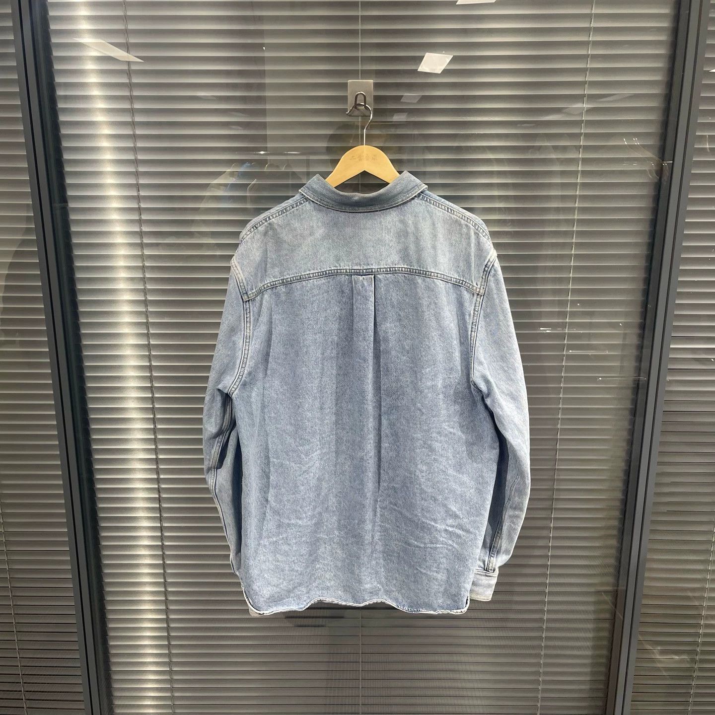 Gucci Gucci GG-Embellished Washed Denim Shirt Jacket 52 99New Size US L / EU 52-54 / 3 - 2 Thumbnail