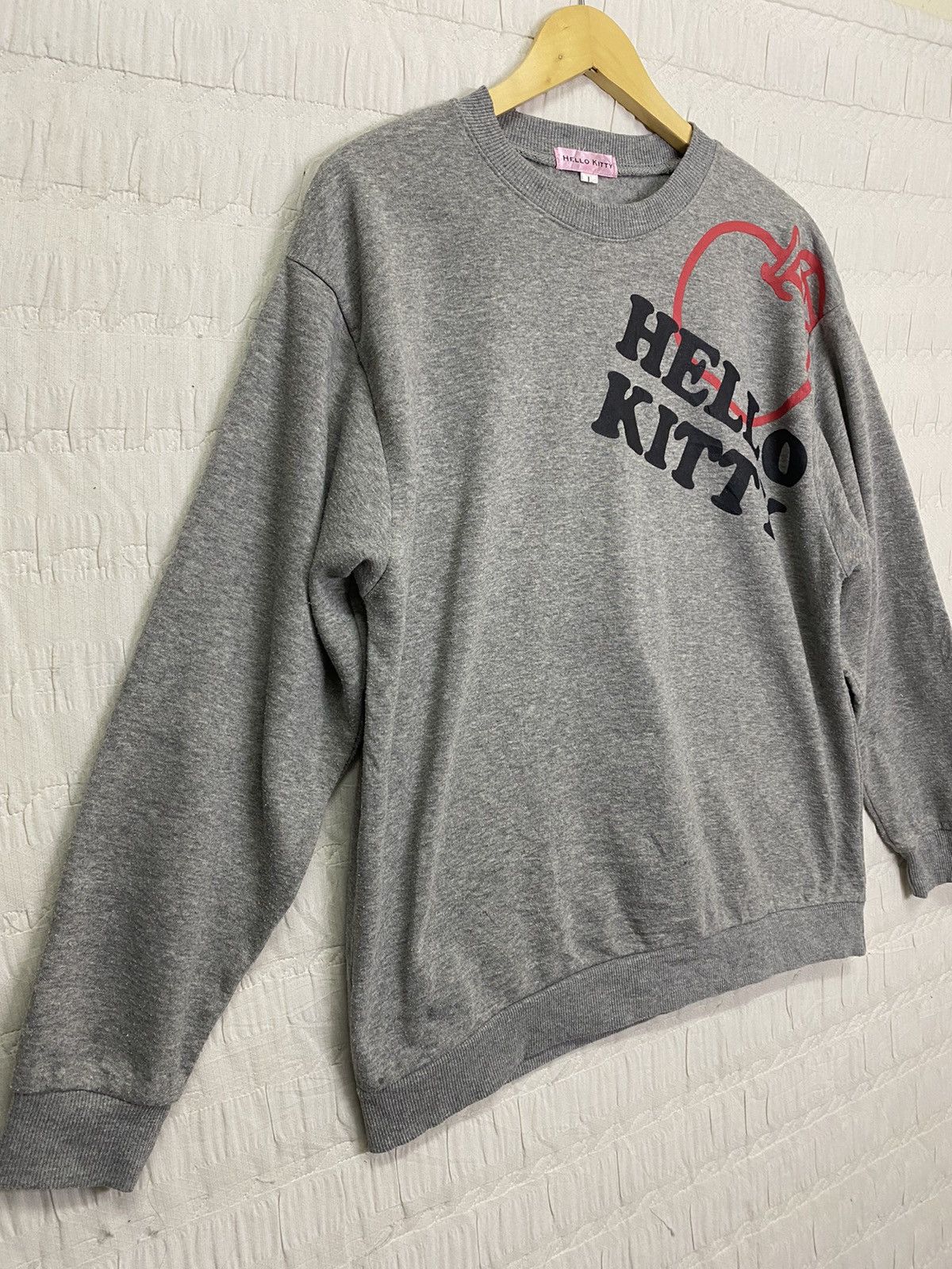 Japanese Brand (K) SANRIO HELLO KITTY SPELL OUT SWEATSHIRT Size L / US 10 / IT 46 - 3 Thumbnail