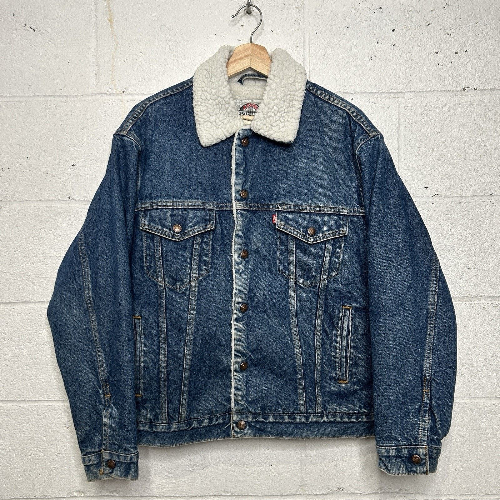 Levi's Vintage Levi's Sherpa-Lined Denim Trucker Jacket “Dark Wash” Size US M / EU 48-50 / 2 - 1 Thumbnail
