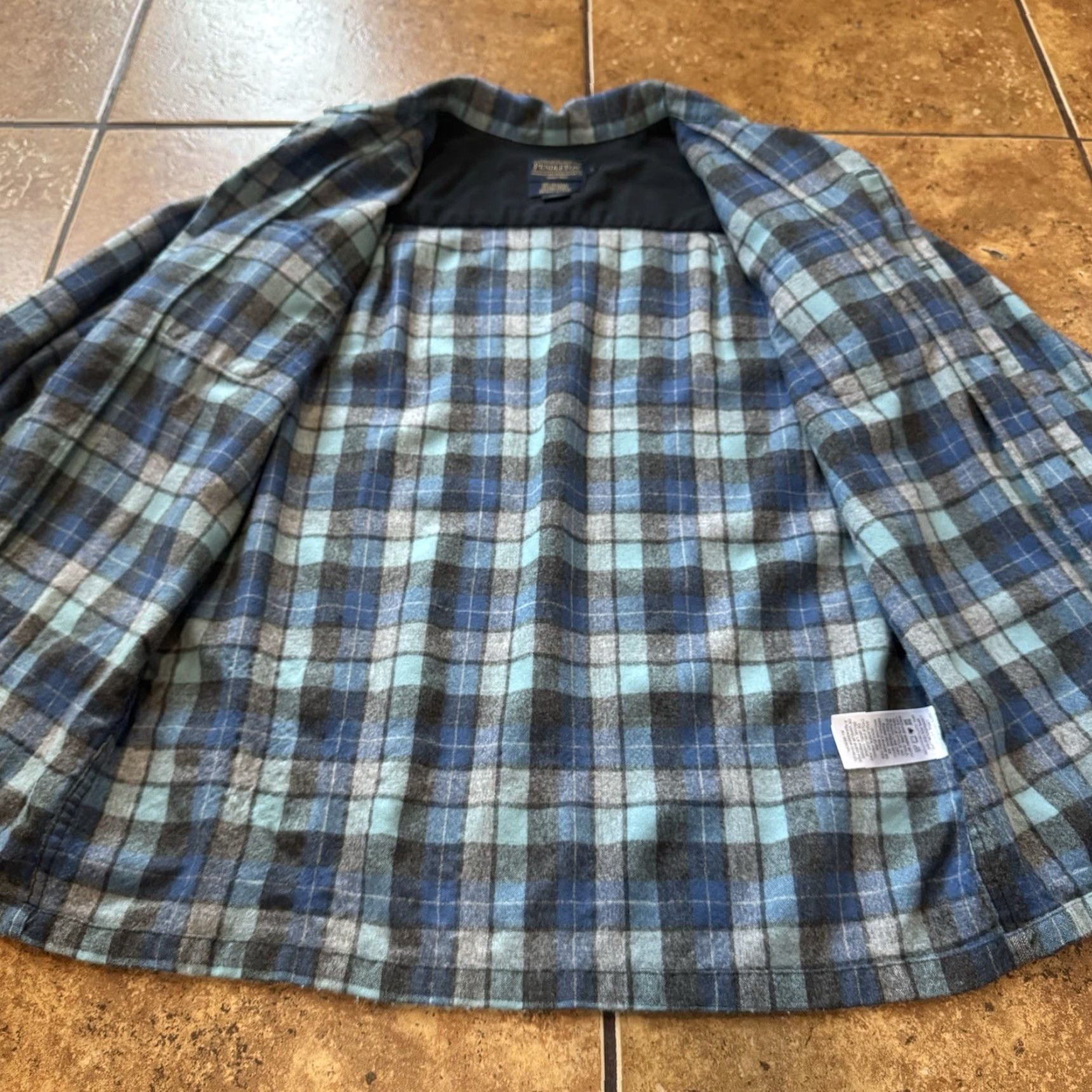 Pendleton VTG Pendleton Board Shirt Wool Large Gray Blue Shadow Plaid USA Mens L Button-Up Collar Ship Worldwide Size US L / EU 52-54 / 3 - 6 Thumbnail