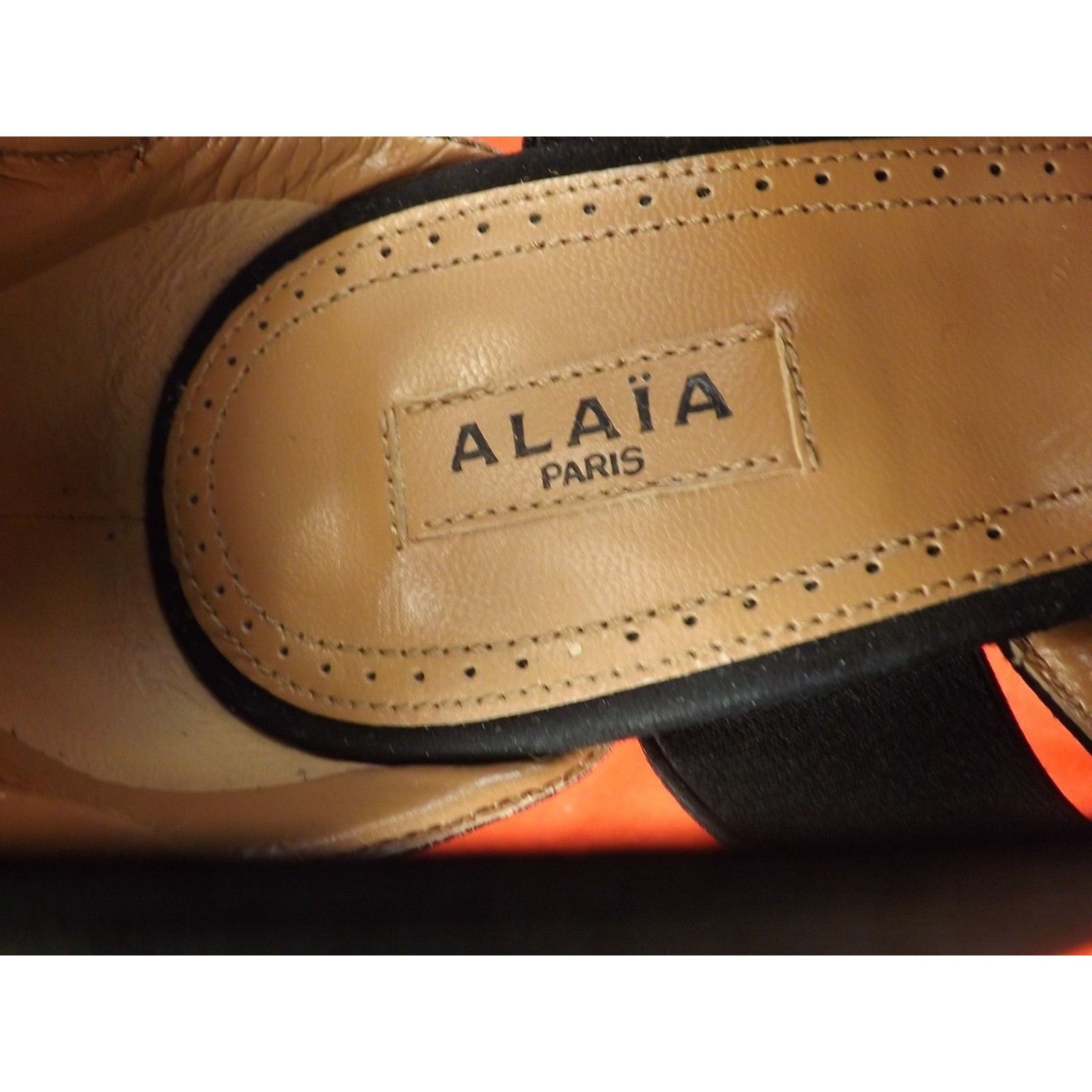 Alaia ALAIA BLACK SUEDE CRISSCROSS SILVER STUDS PUMPS 40.5 Size US 10.5 / IT 40.5 - 9 Thumbnail