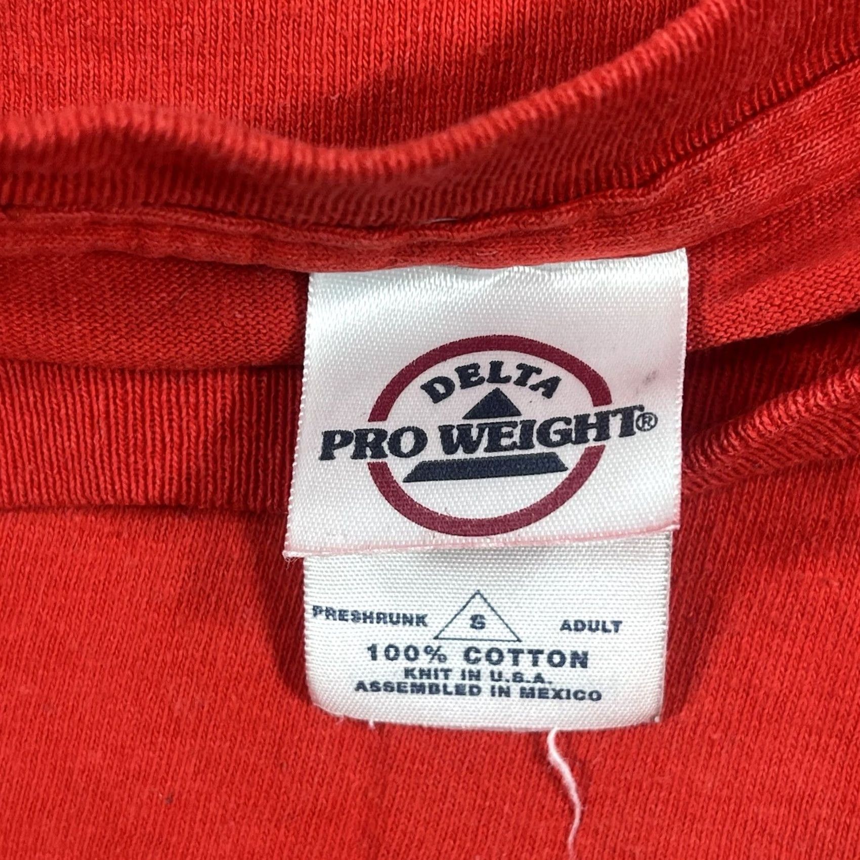 Delta Delta Pro Weight T-Shirt Mens S Small Red Daisies Short Sleeve Cotton Graphics Size US S / EU 44-46 / 1 - 7 Thumbnail