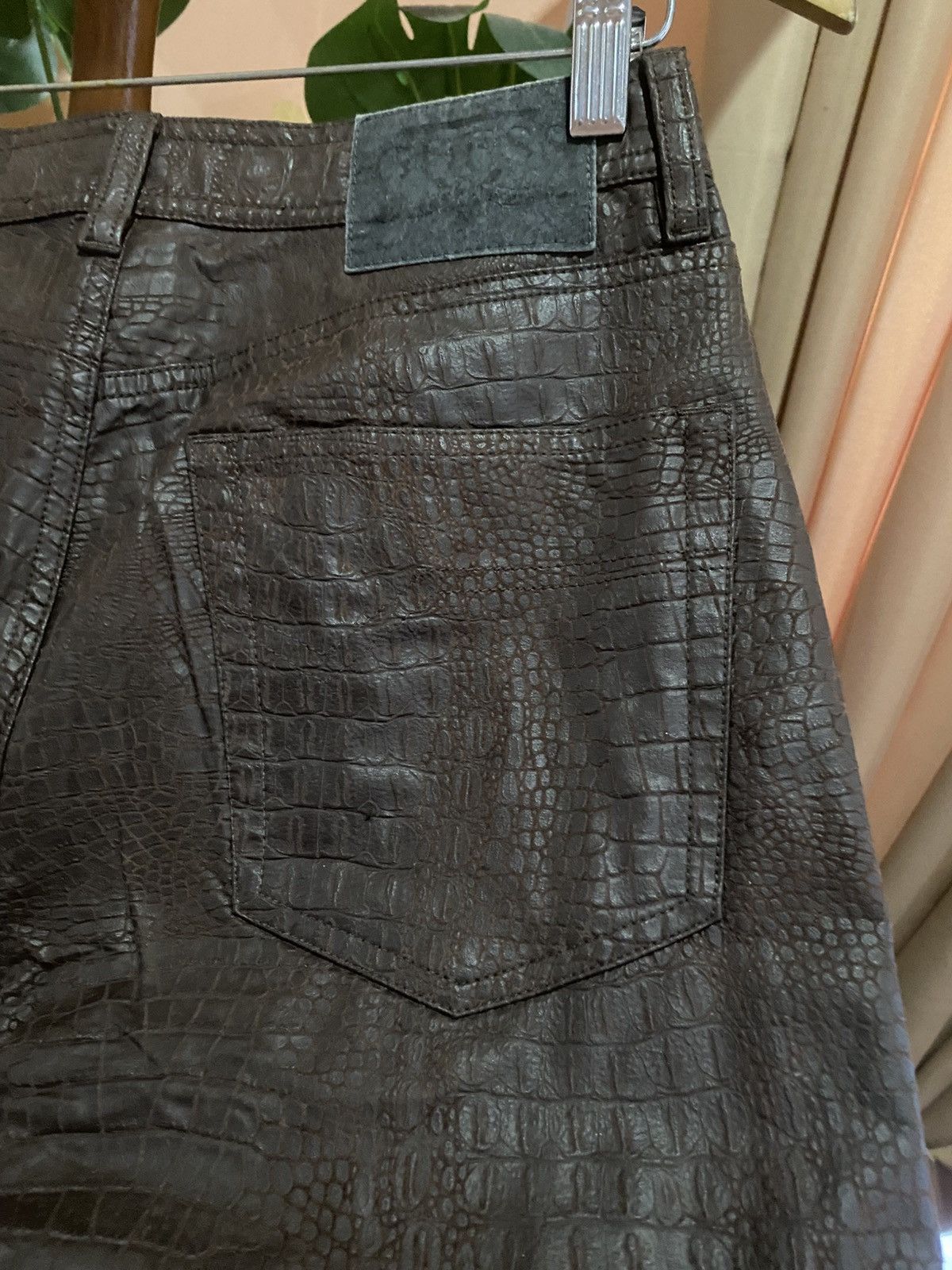 Guess Vintage Guess Jeans G.J. Croc Embossed Brown Pants Size 28" / US 6 / IT 42 - 11 Thumbnail