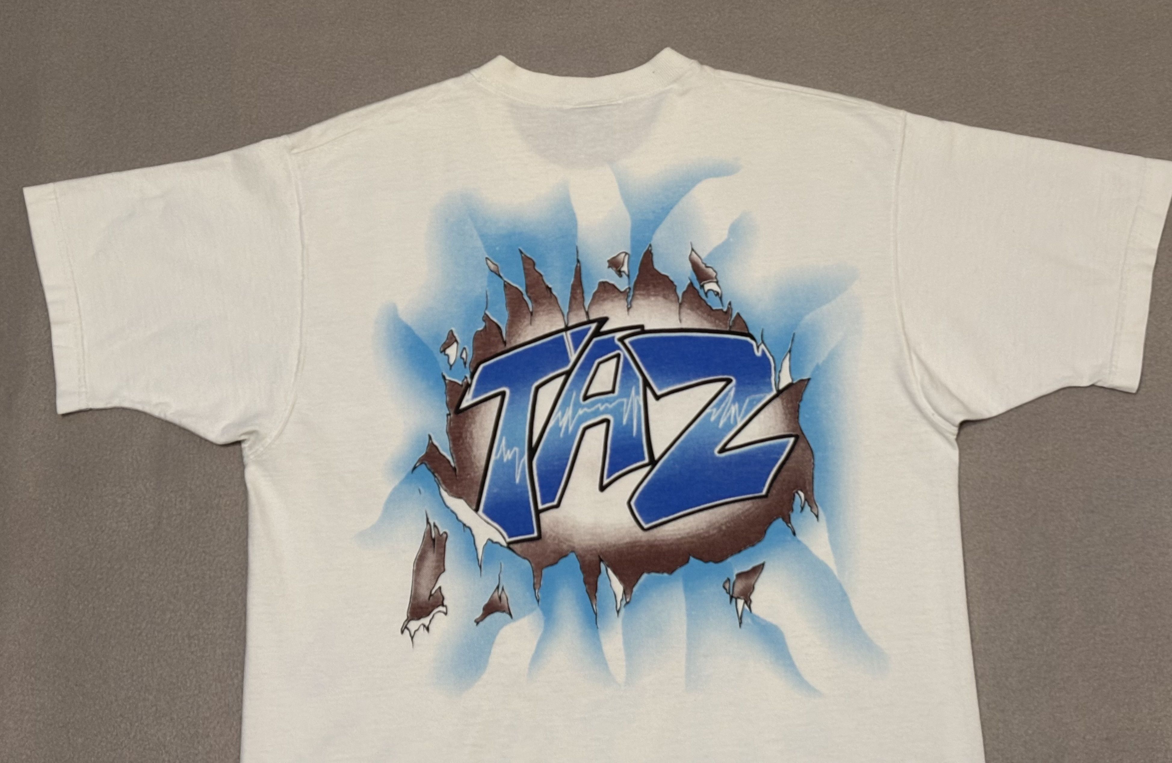 Warner Bros Looney Tunes Taz 1996 Warner Bros T-shirt vintage Size. L Size US L / EU 52-54 / 3 - 15 Thumbnail
