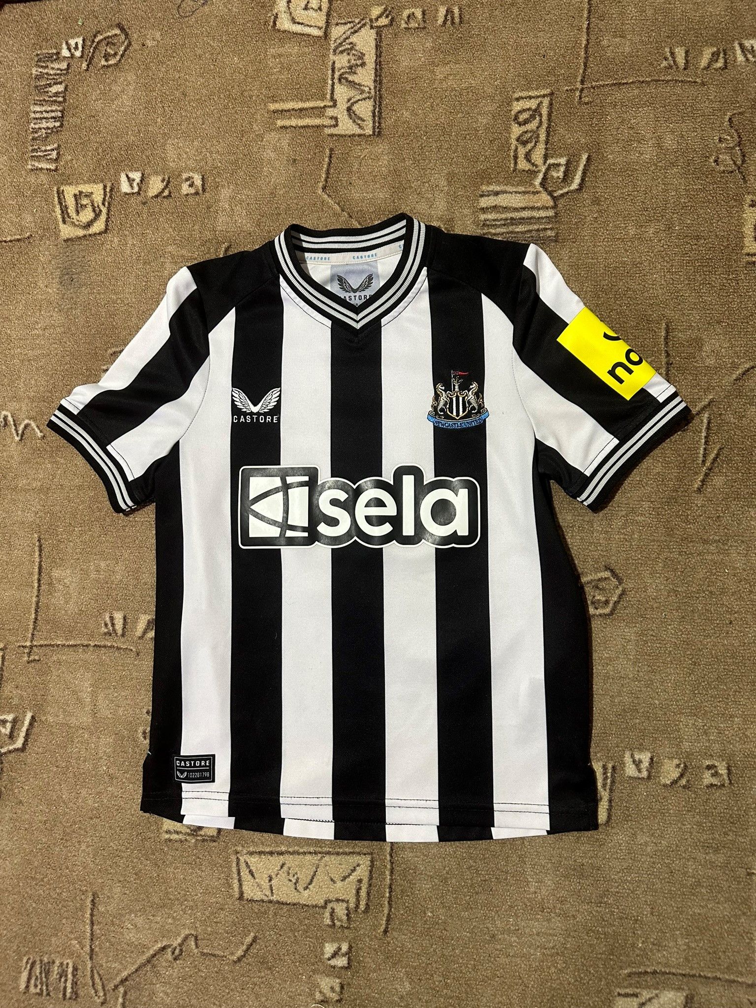 Vintage Newcastel United Bruno Guimaraes Jersey # 39 Boys 2023-24 Size US XXS / EU 40 - 4 Thumbnail