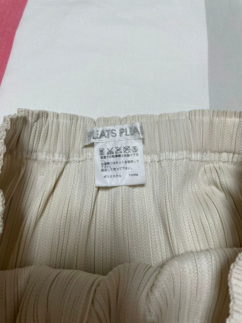 Issey Miyake Issey Miyake size:3 A beige skirt Size 42" / US 20 - 7 Thumbnail