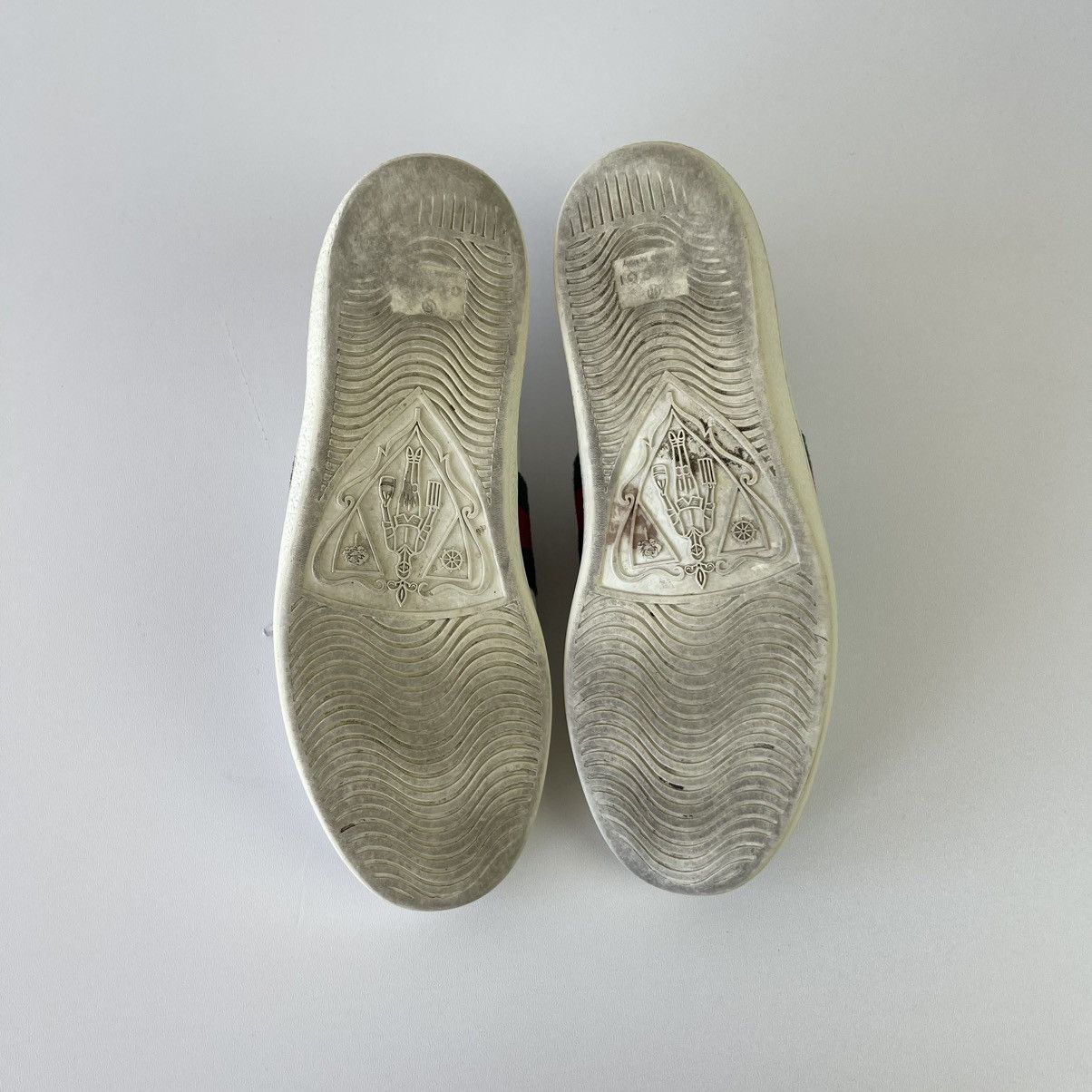 Gucci Gucci Ace Bee Embroidered Trainers Leather Sneakers White Size US 8 / IT 38 - 11 Thumbnail