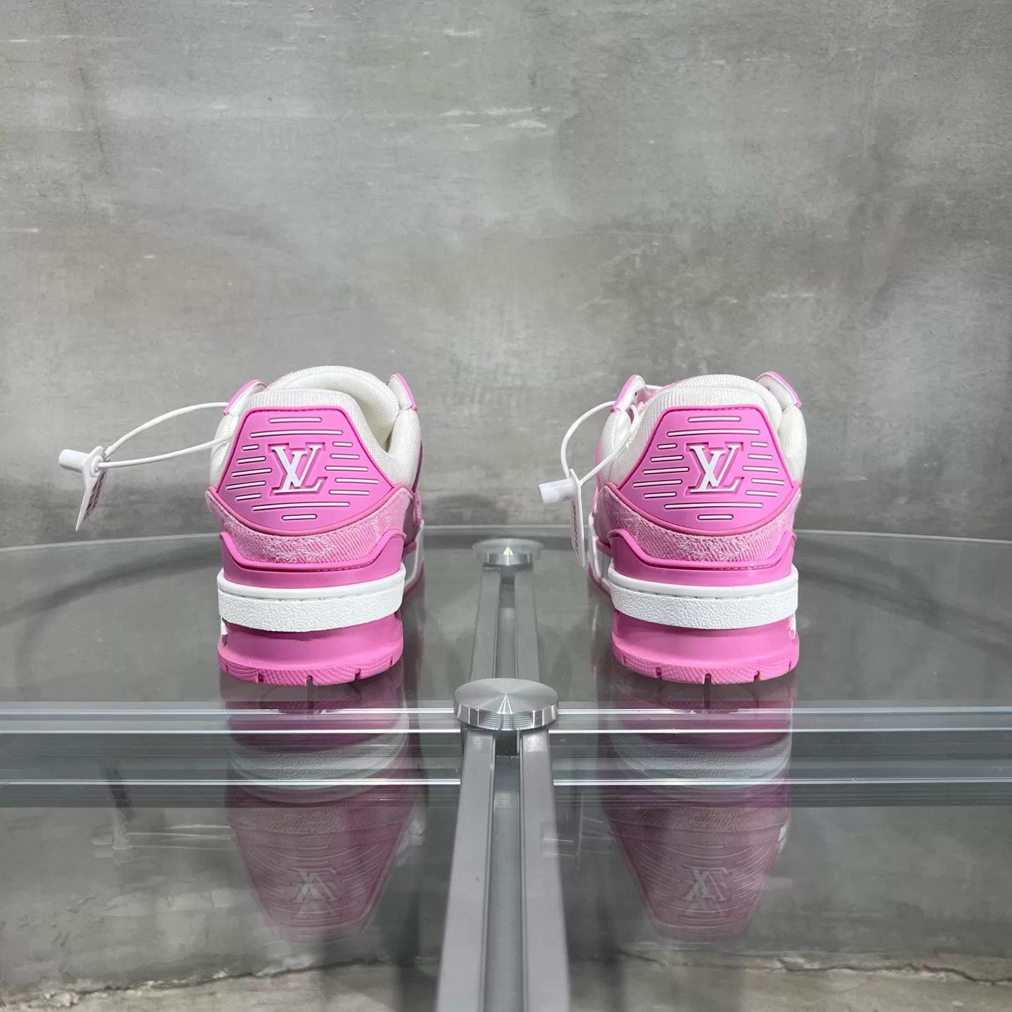 Louis Vuitton LV Trainer pink and white denim 35.5 Size US 5 / IT 35 - 5 Thumbnail