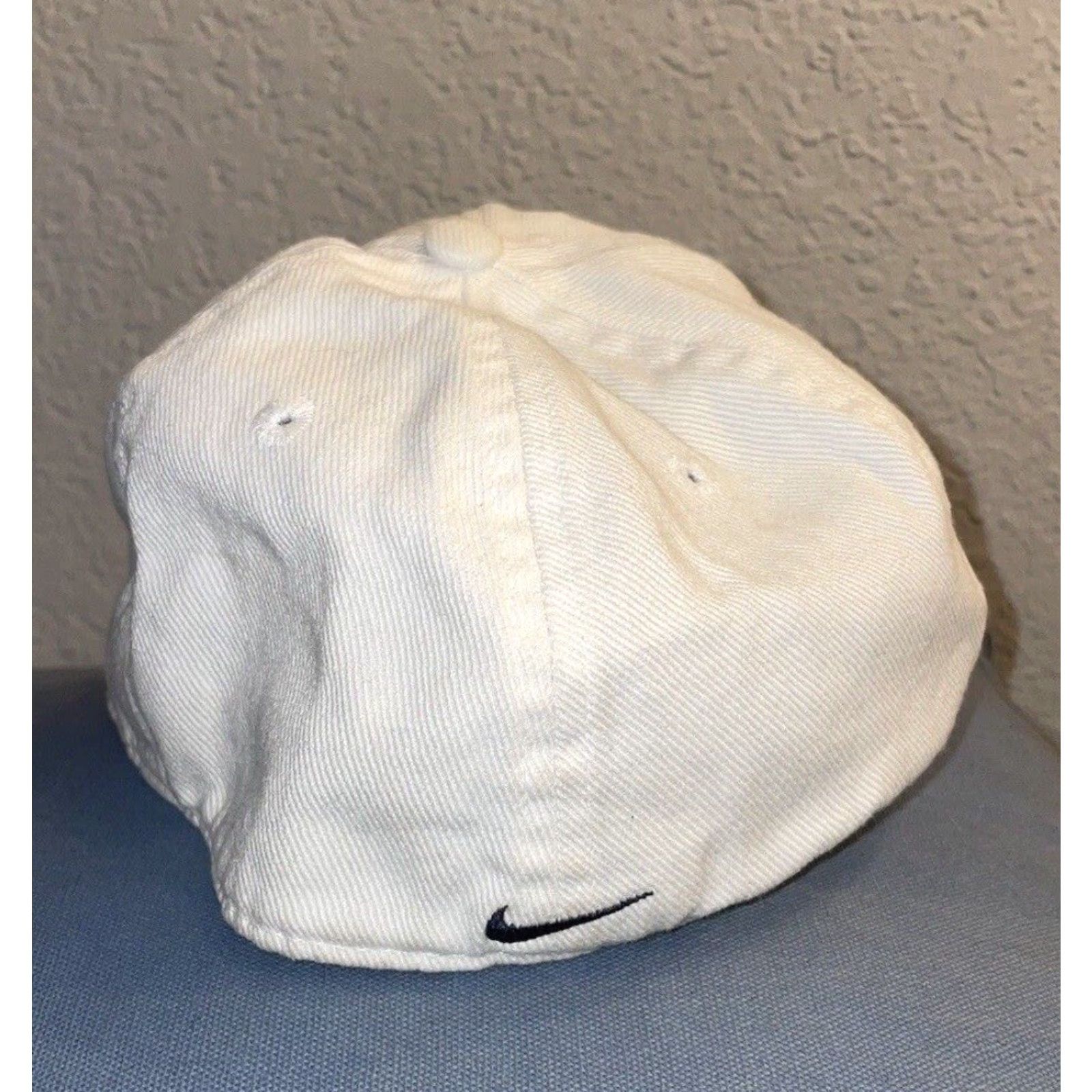 Nike VINTAGE Nike Tiger Woods Golf Fitted Hat Cap White Black Swoosh 7 3/8 Men Mens Size ONE SIZE - 5 Thumbnail