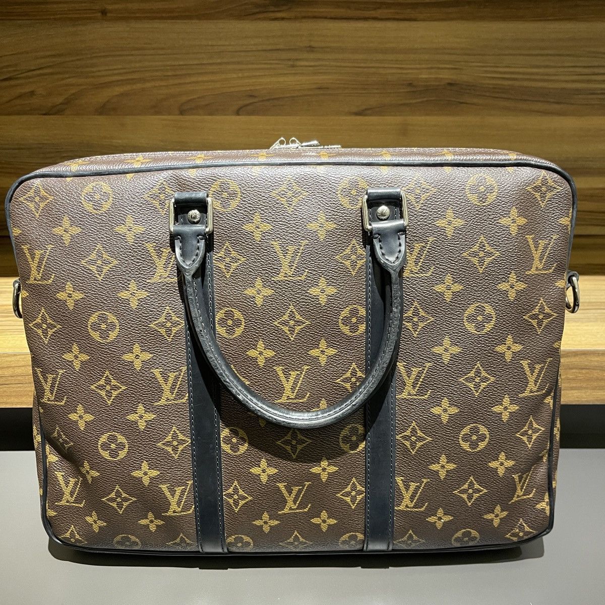 Louis Vuitton Louis Vuitton Voyage PM Macassar Size ONE SIZE - 4 Thumbnail