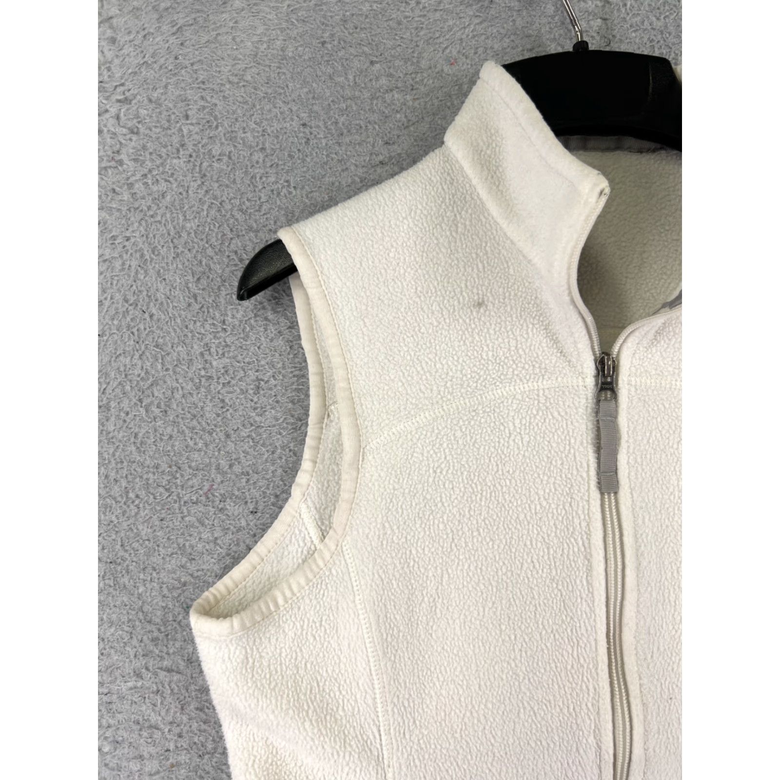 Eddie Bauer Eddie Bauer Vest Small White Full Zip Polartec Polyester Fleece Stains Womens Size S / US 4 / IT 40 - 7 Thumbnail