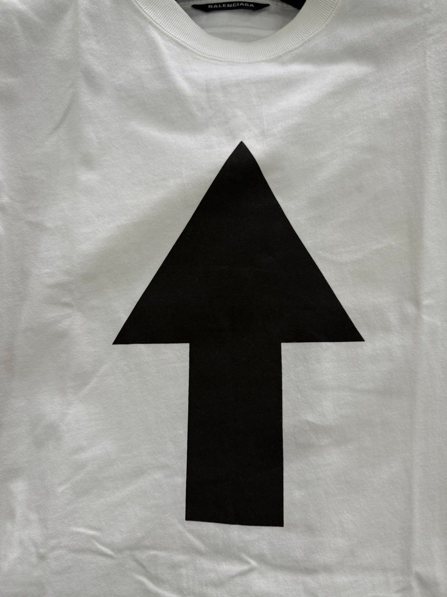Balenciaga Balenciaga White T-Shirt Arrow Front Wi-Fi Back XXS (L/XL) Size US XXS / EU 40 - 3 Thumbnail