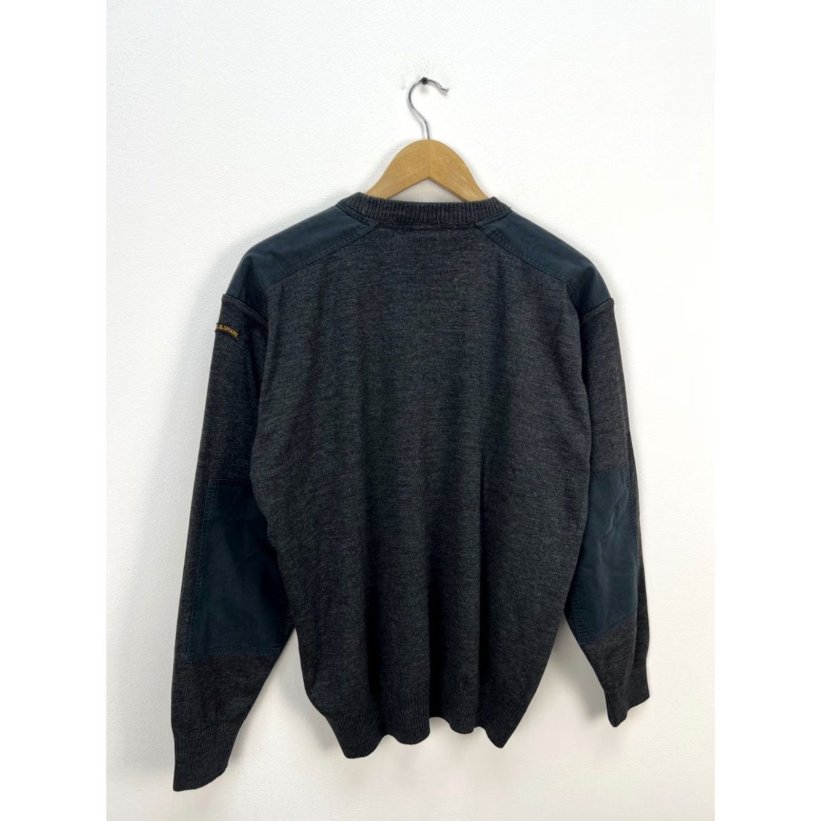 Paul & Shark VINTAGE Paul & Shark Sweater Pullover Crew Neck Mens Size M Gray Wool Knit Logo Pullover Chest 20.5" Armpit 24.5" Length 25" Sleeve 22.5" Size US M / EU 48-50 / 2 - 6 Thumbnail
