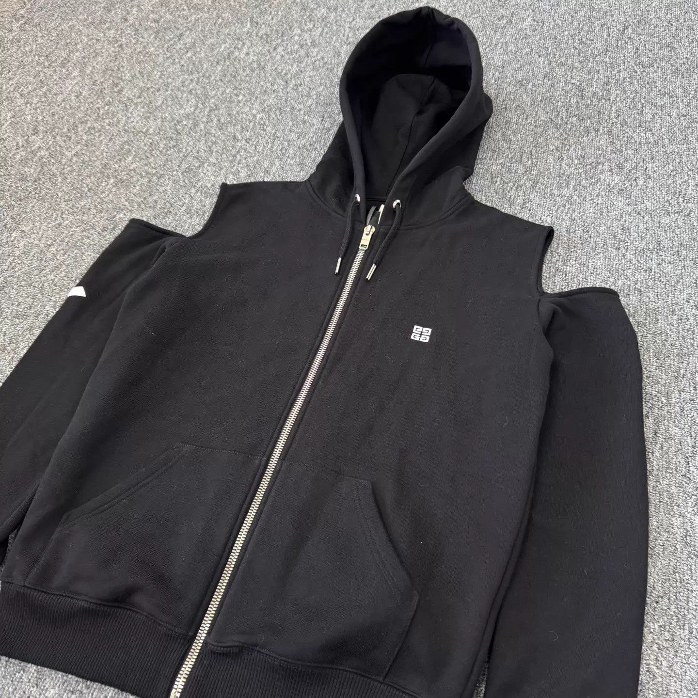 Givenchy Givenchy Off-Shoulder Back Logo Hoodie Jkt S 99 New Size S / US 4 / IT 40 - 4 Thumbnail