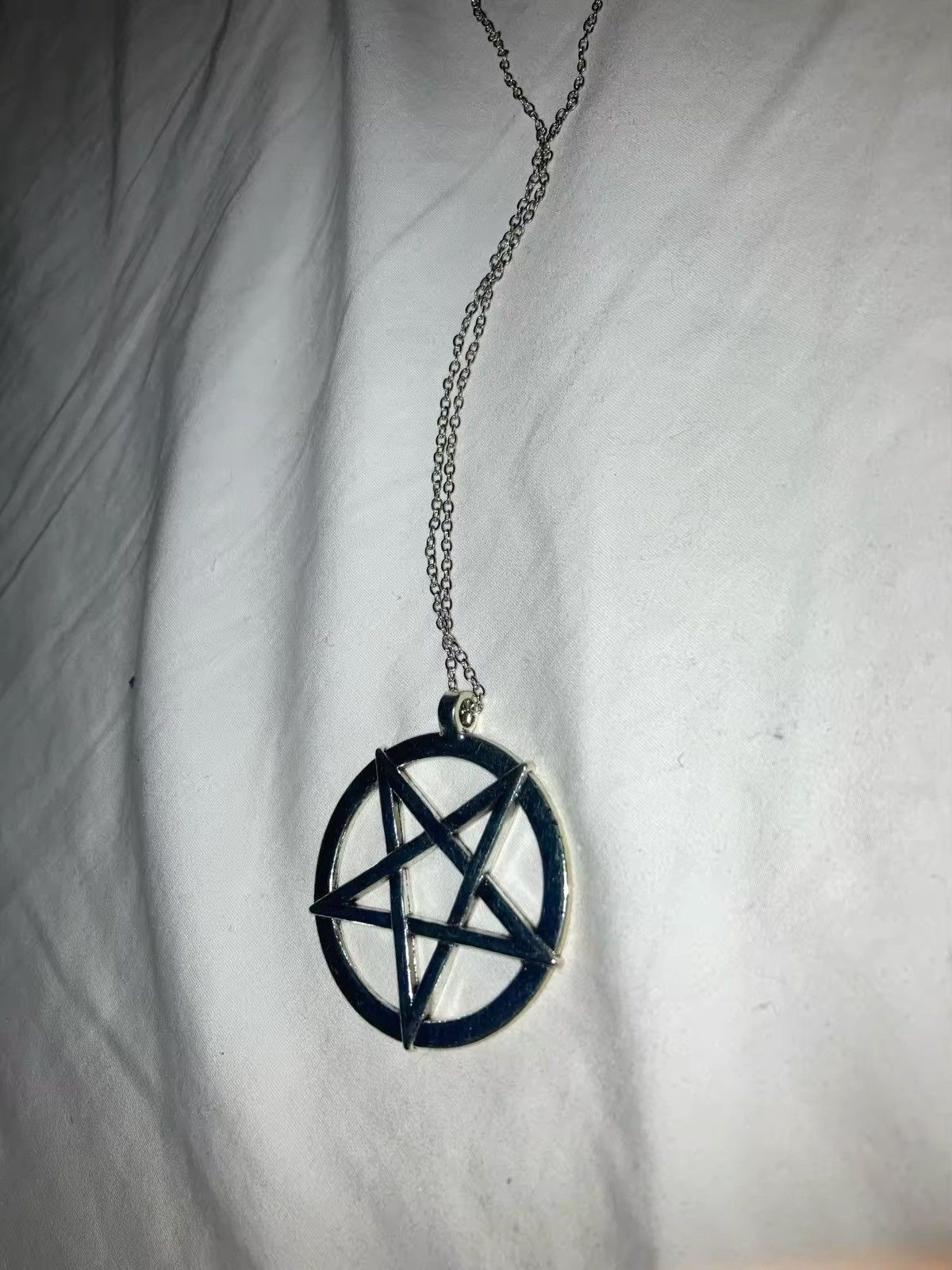 Jewelry Inverted Pentagram Pendant Necklace Size ONE SIZE - 4 Thumbnail
