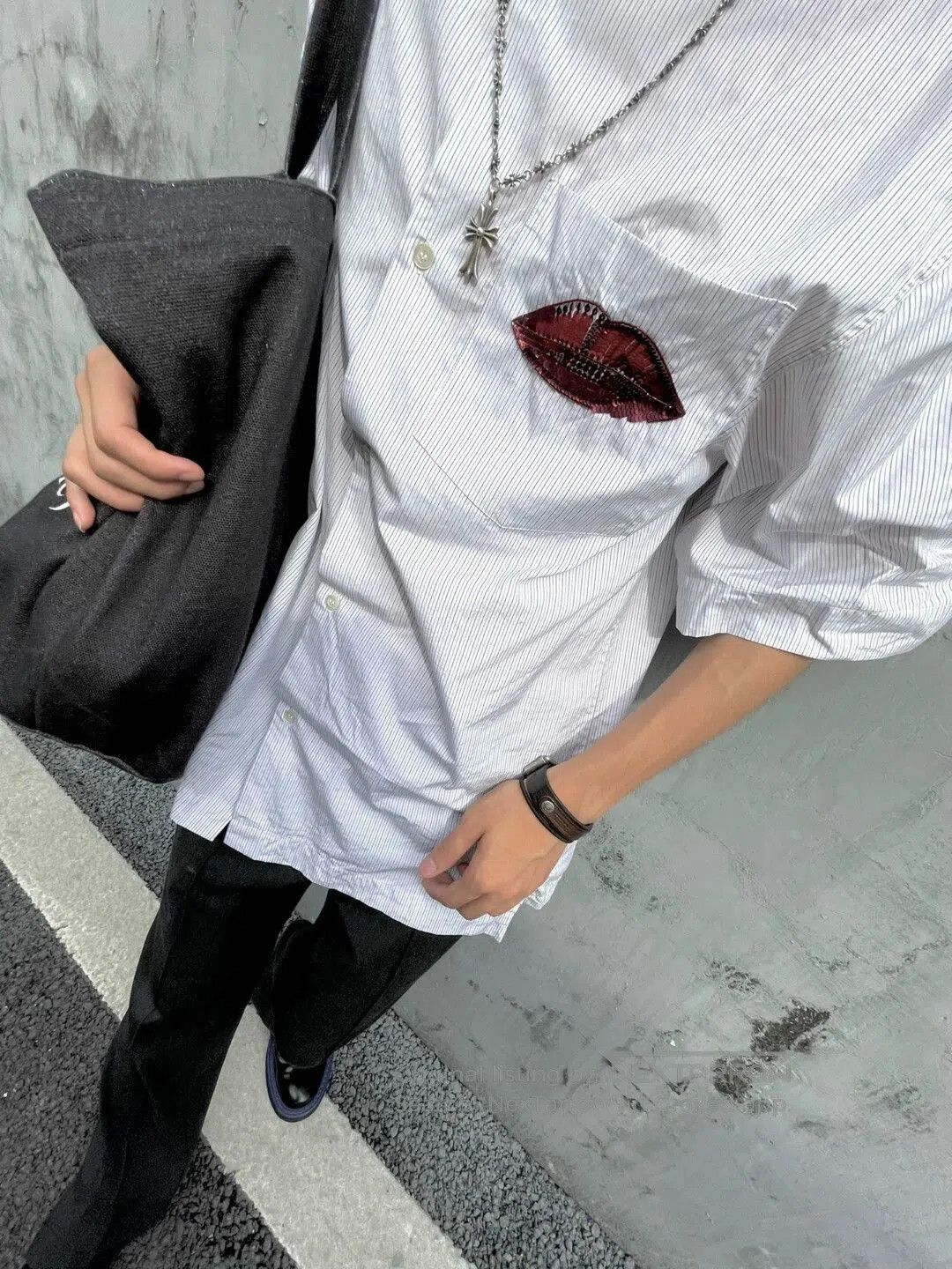 Dries Van Noten White Short Sleeve Shirt with Lip Patch. Size US S / EU 44-46 / 1 - 3 Thumbnail