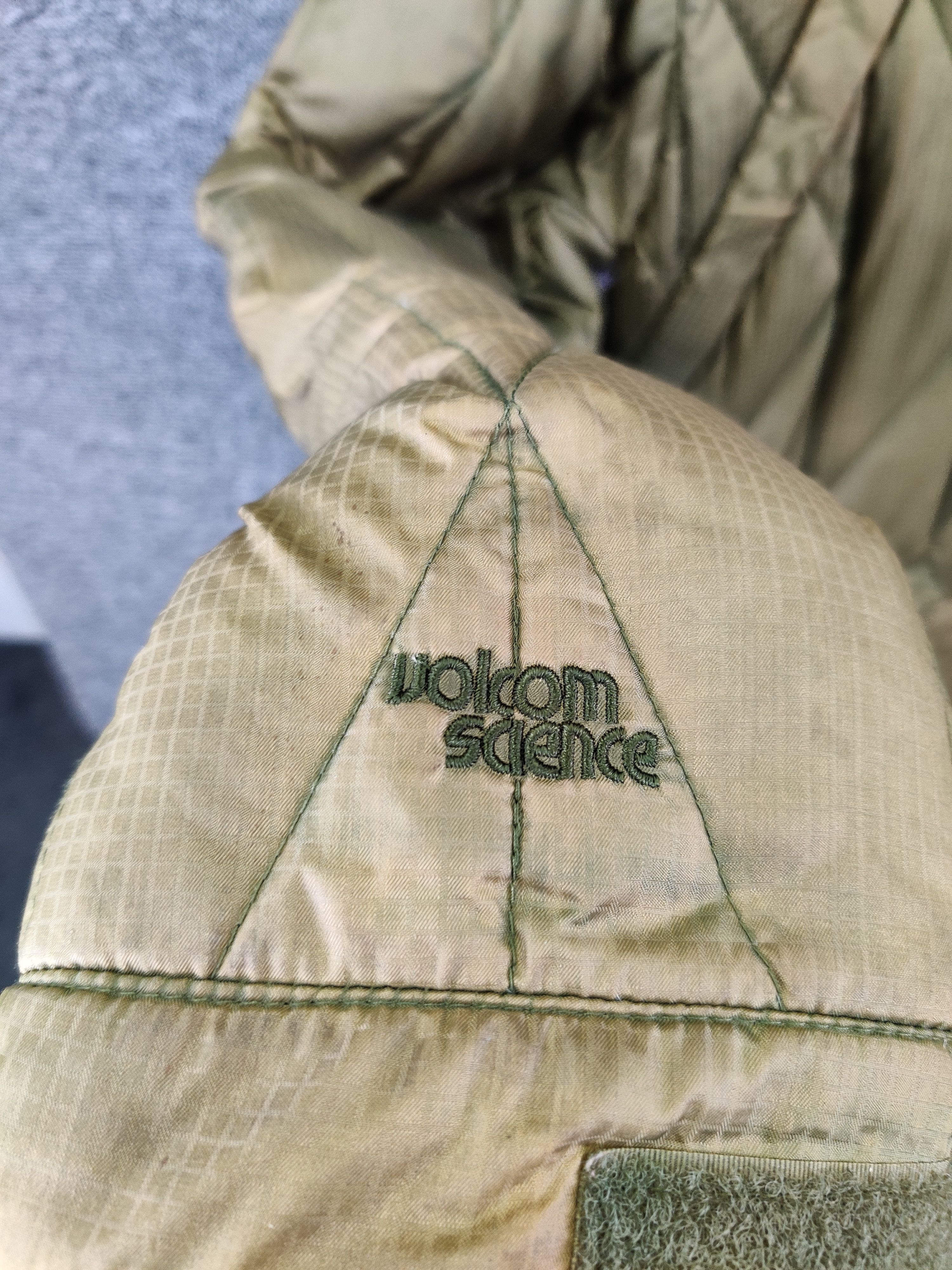 Vintage × Volcom Vintage Volcom Snowboarding Down Puffer Jacket Size US M / EU 48-50 / 2 - 8 Thumbnail