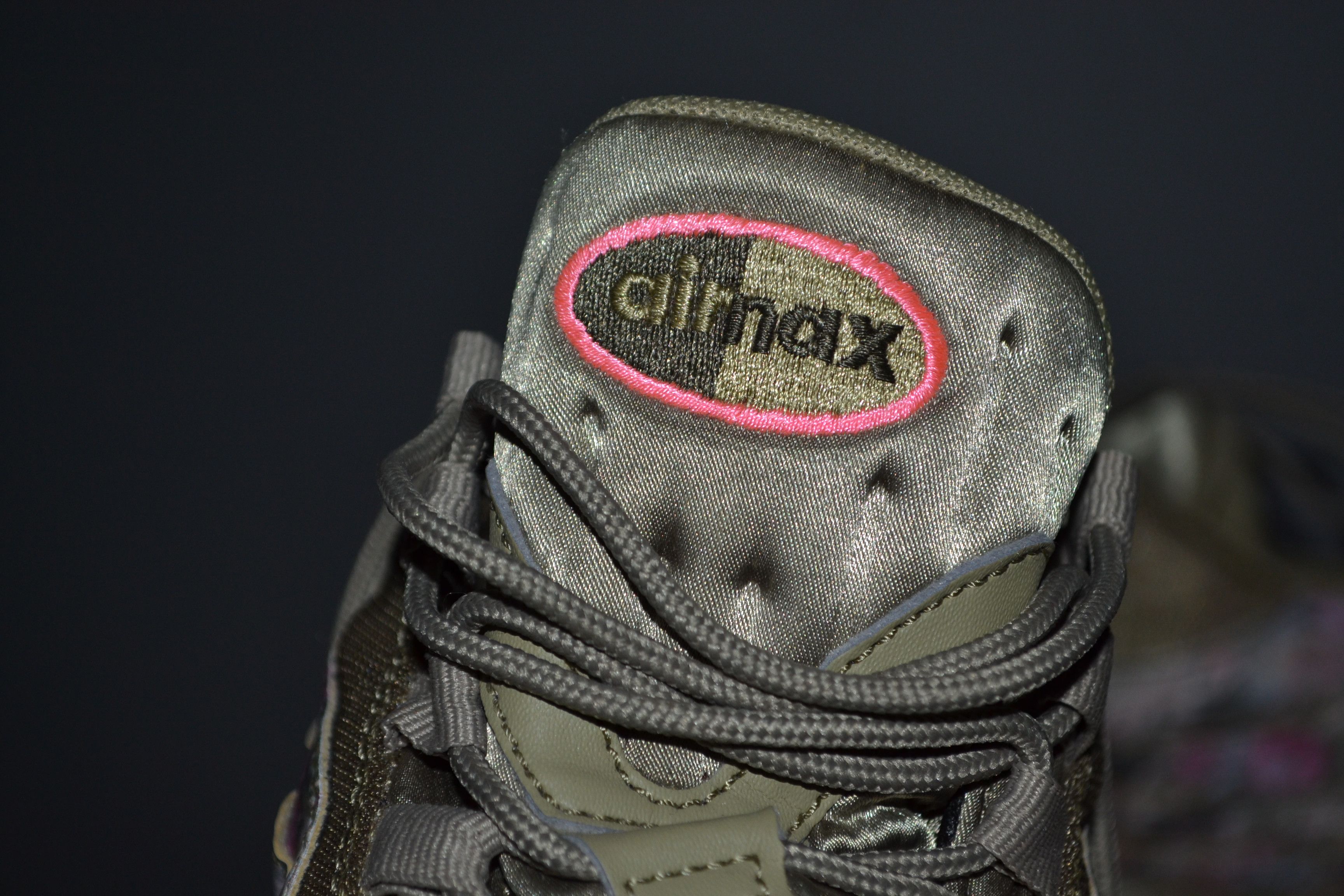 Nike Nike Air Max 95 Floral Camo Olive Womens Size 7 AQ6385-200 Size US 7 / IT 37 - 13 Thumbnail