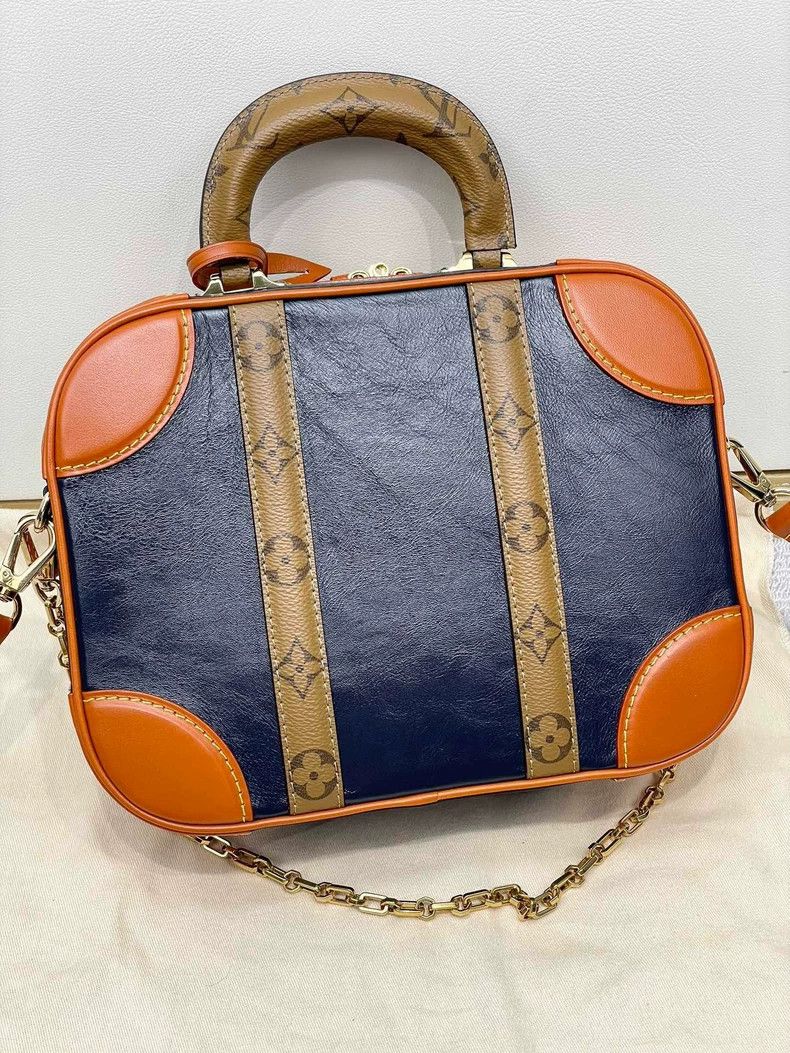 Louis Vuitton Louis Vuitton Show style presbyopic color-matching carryin Size ONE SIZE - 2 Thumbnail