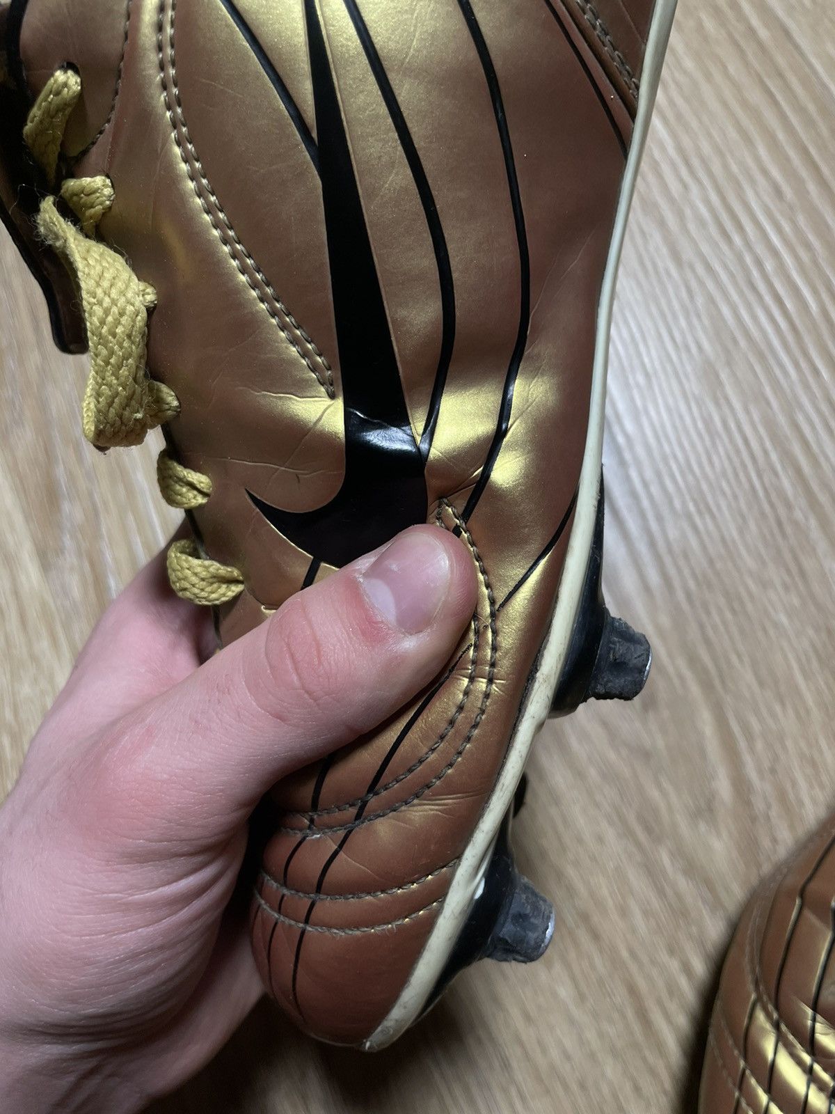 Nike Vintage nike mercurial R9 vapor gold boots 00s Size US 9 / EU 42 - 6 Thumbnail