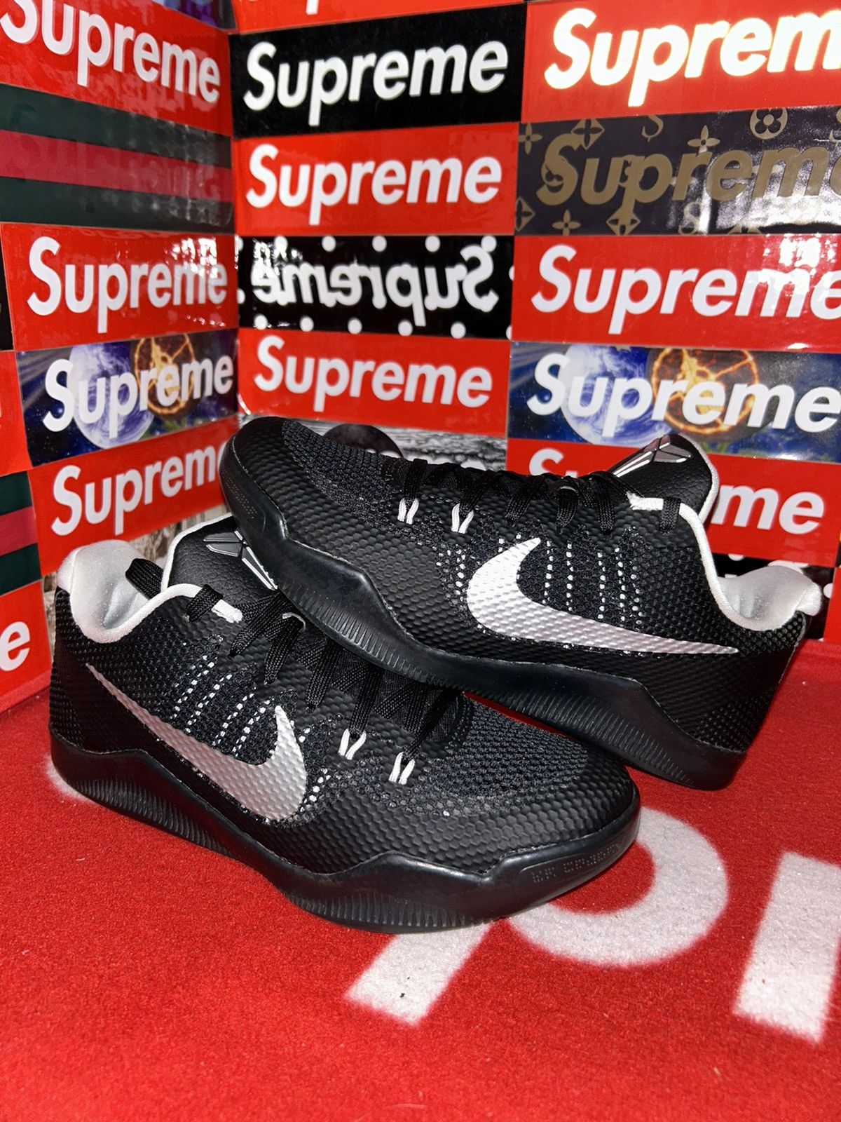 Nike Nike Kobe 11 Team Bank Black 856485-001 Size 6 VNDS Size US 6 / EU 39 - 1 Thumbnail