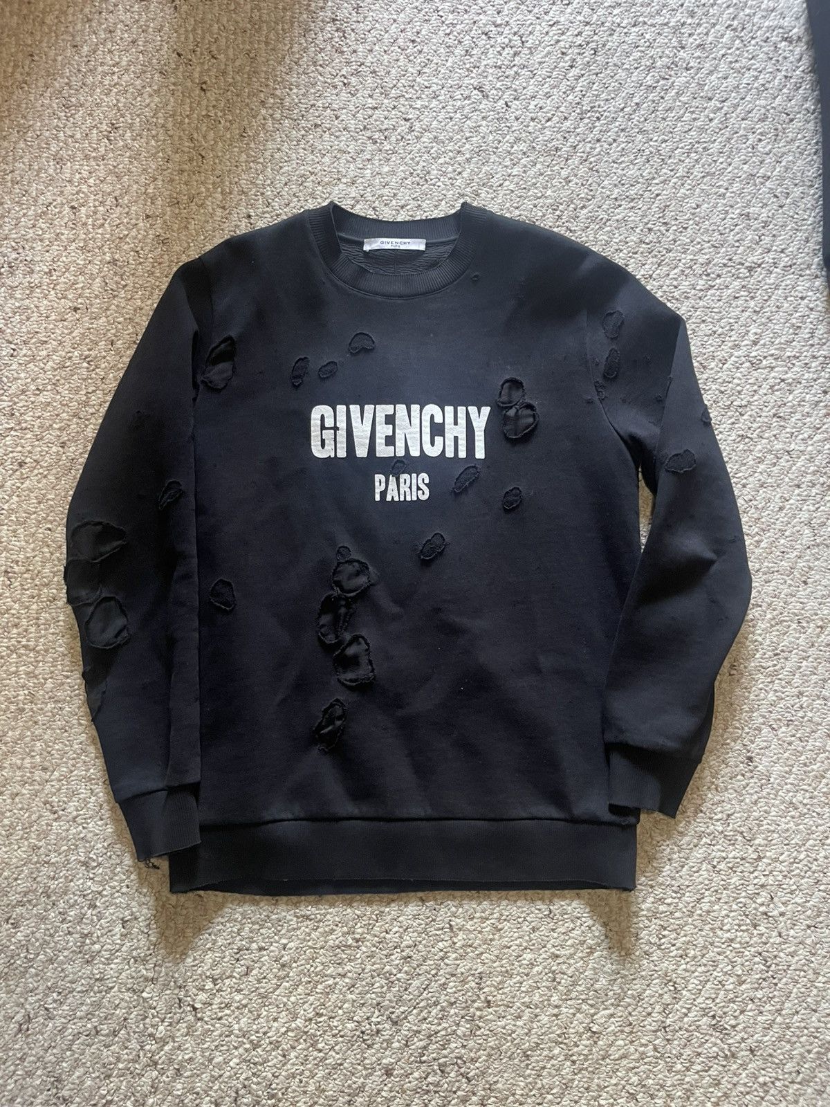 Givenchy Distressed Logo Sweatshirt Size US S / EU 44-46 / 1 - 1 Thumbnail