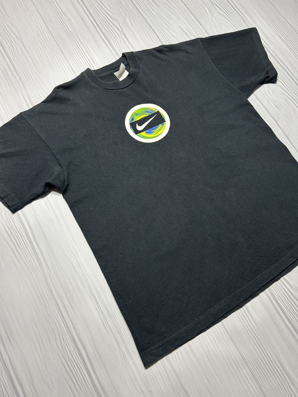 Nike Hype Vintage Nike Center Swoosh Tee 90s Size L Size US L / EU 52-54 / 3 - 10 Thumbnail