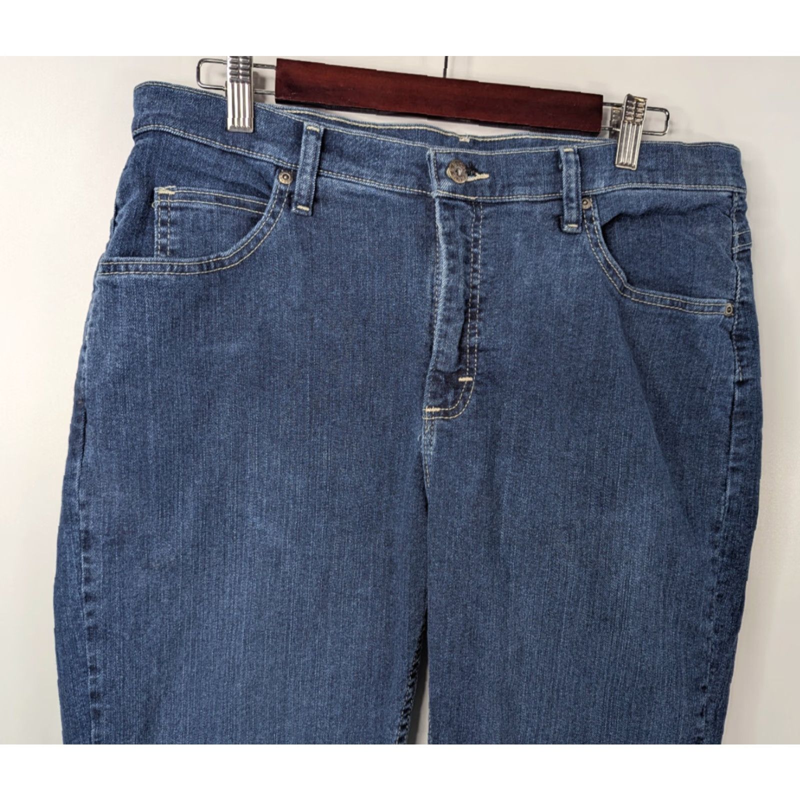 Lee Lee Jeans Women 16 Petite Blue Riders Classic Straight Leg Mid Rise 130M246 Jeans Mens? Size 38" / US 16 / IT 52 - 2 Thumbnail