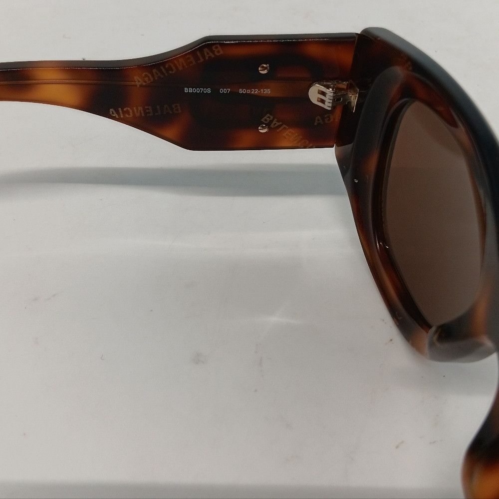 Balenciaga Balenciaga Tortoise Brown BB0070S Logo Cat Eye Sunglasses Size ONE SIZE - 9 Thumbnail