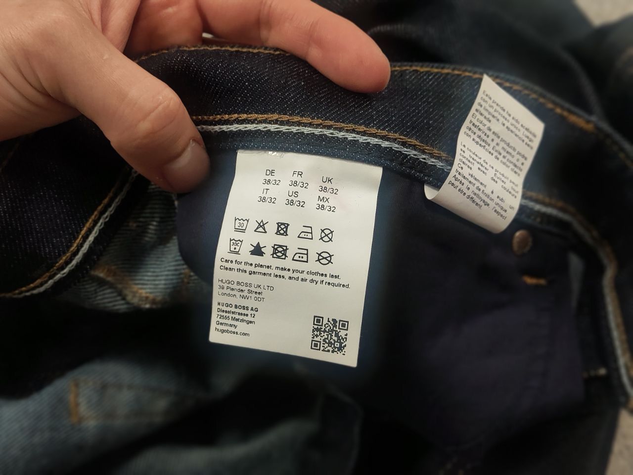 Hugo Boss Hugo Boss Delaware 3 slim fit Dark Blue Cotton Denim Jeans Size US 36 / EU 52 - 16 Thumbnail