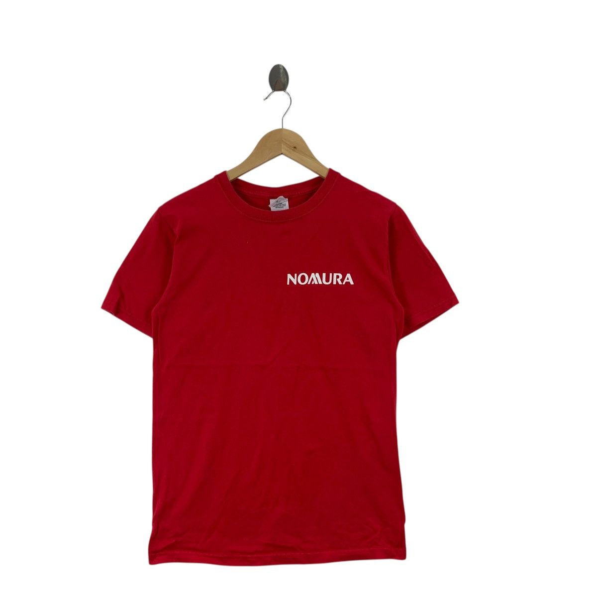 Vintage Vintage NOMURA HOLDING JAPAN Investment Bank Promo Tee Shirt Size US S / EU 44-46 / 1 - 3 Thumbnail