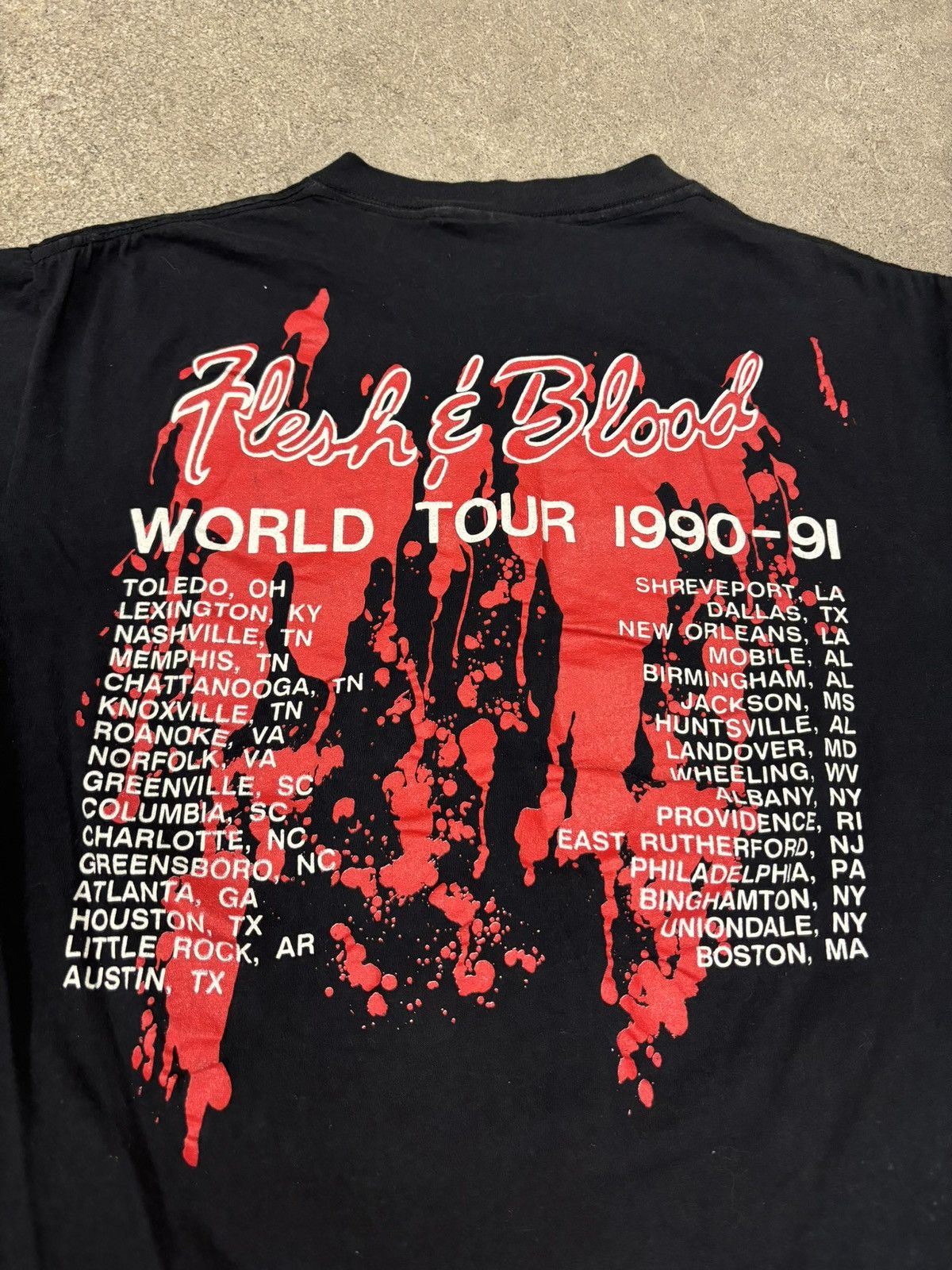 Vintage VINTAGE 90s POISON TSHIRT Size US L / EU 52-54 / 3 - 5 Thumbnail