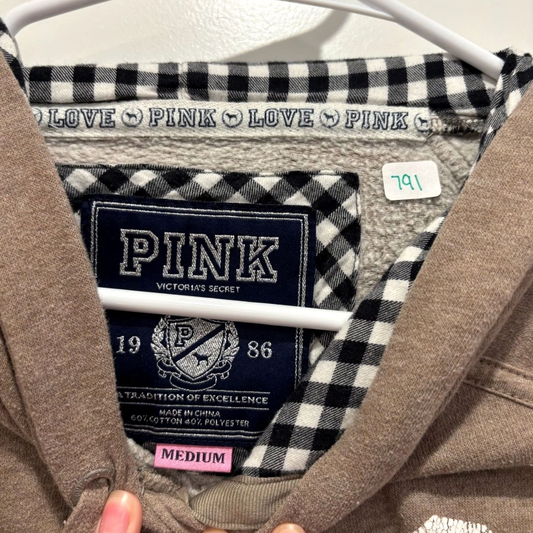 Vintage VINTAGE VINTAGE Victoria's Secret PINK Heart Mountain Brown Graphic Hoodie Sweatshirt Medium Size M / US 6-8 / IT 42-44 - 2 Thumbnail
