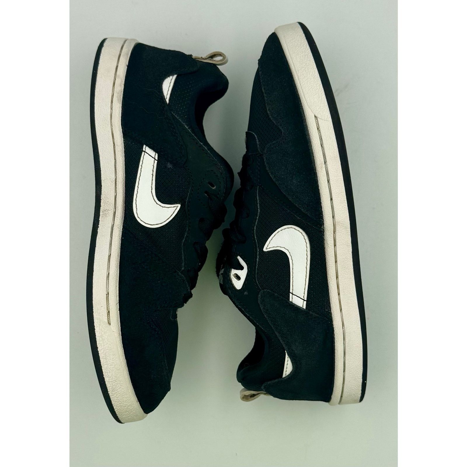 Nike NIKE SB ALLEYOOP' BLACK WHITE SIZE 5.5Y GS CJ0883-001 Size US 5.5 / EU 38 - 9 Thumbnail