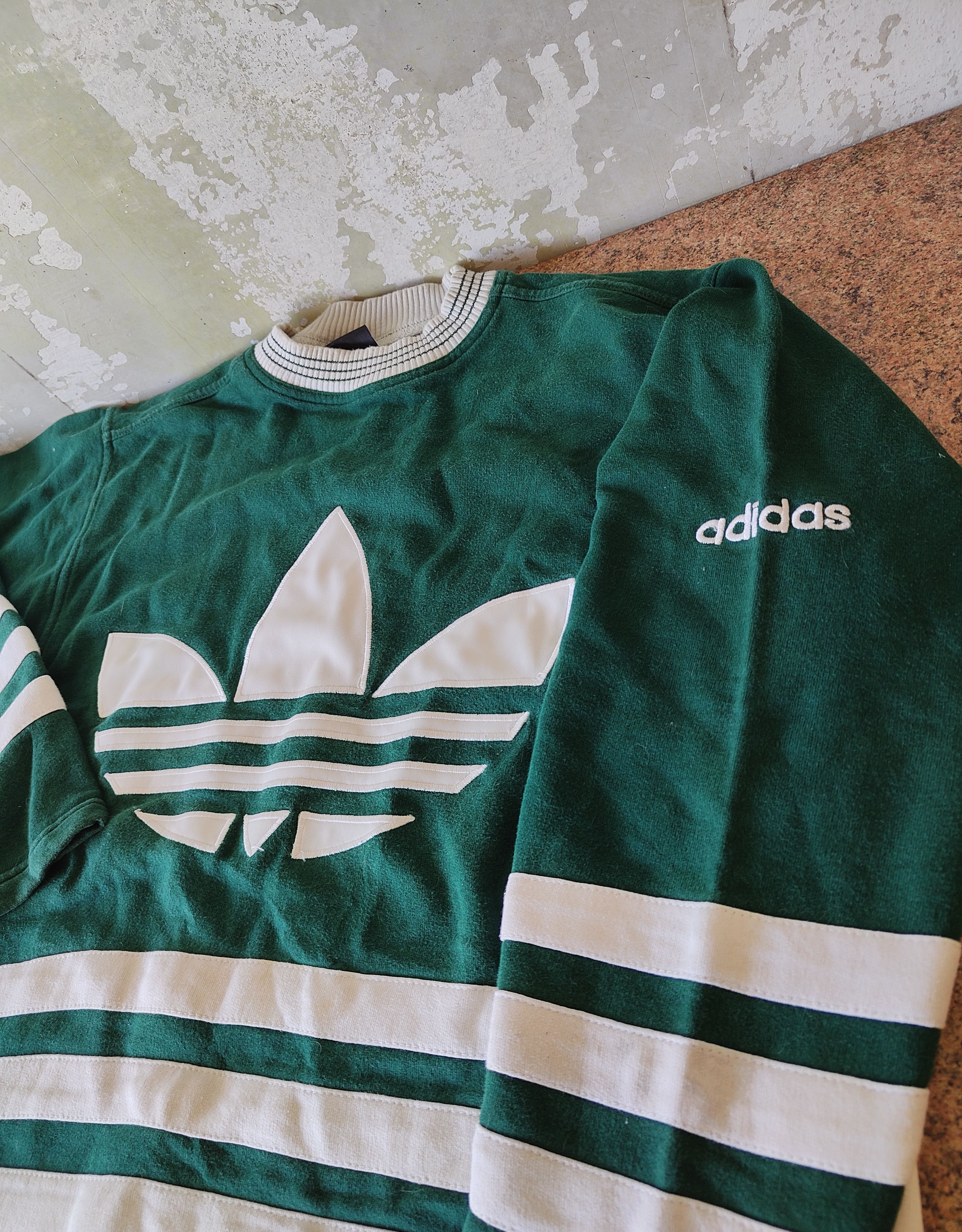Adidas Vintage adidas three stripes crewneck 80s 90s Size US M / EU 48-50 / 2 - 3 Thumbnail