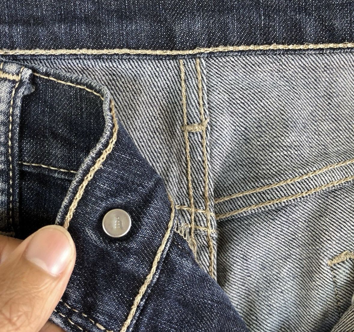 Jean × Levi's × Vintage Vintage Levi’s Dark Blue Denim Jeans Size US 32 / EU 48 - 7 Thumbnail
