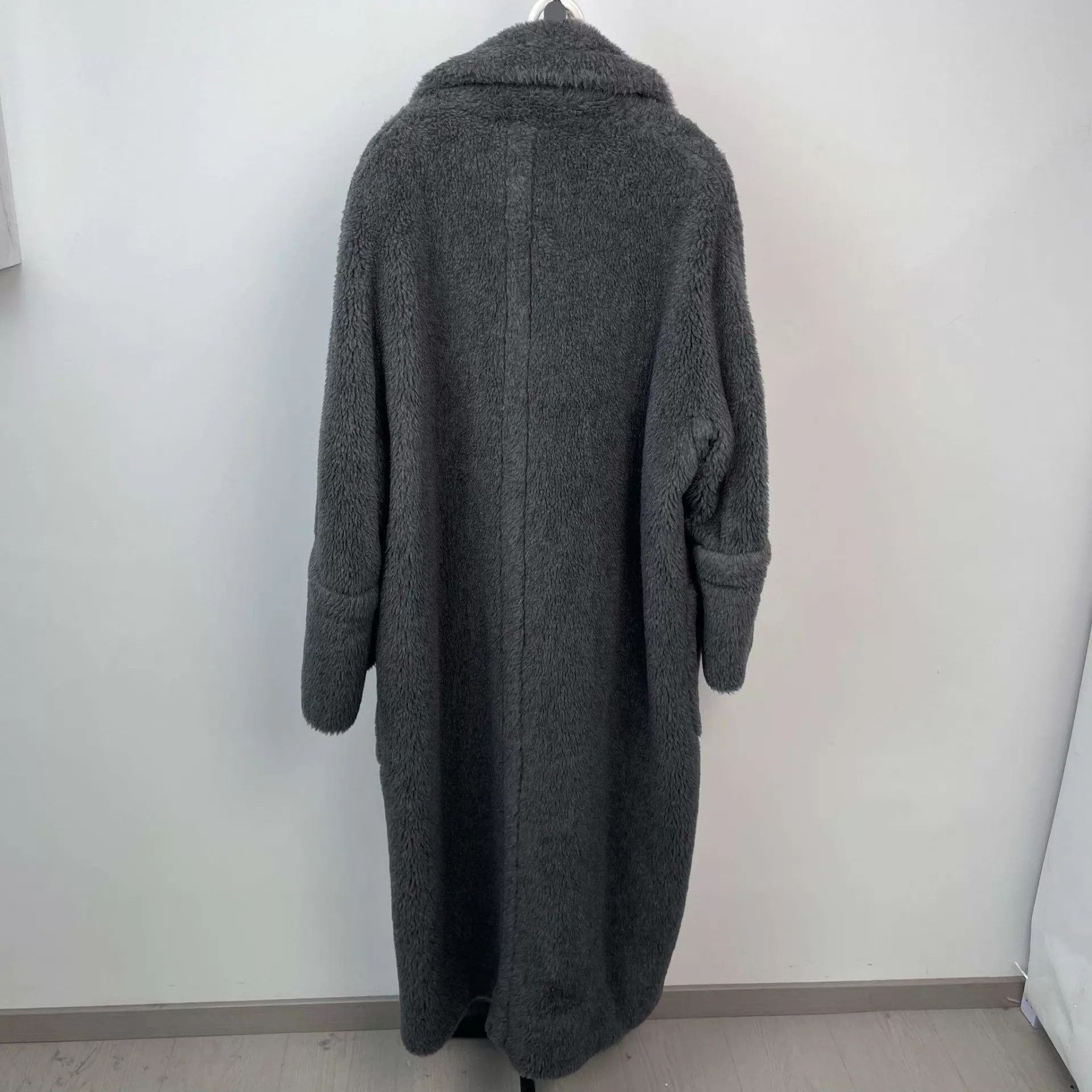 Max Mara MaxMara Teddy Bear Coat M Gray Size M / US 6-8 / IT 42-44 - 2 Thumbnail