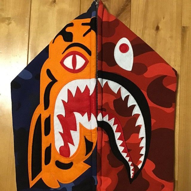 Bape BAPE Tiger shark full zip hoodie Red camo x Blue camo APE Size US XL / EU 56 / 4 - 3 Thumbnail