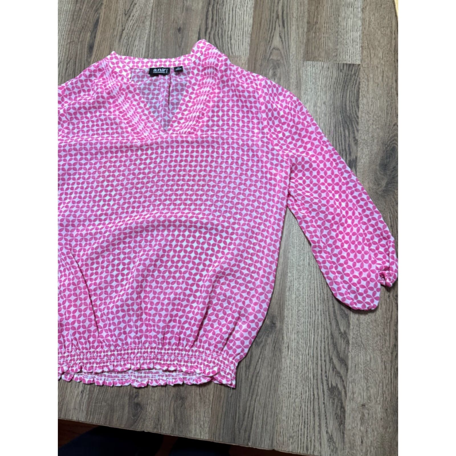 Gloverall a.n.a Blouse Women's Petite Small White Pink Allover Print V-neck Size S / US 4 / IT 40 - 4 Thumbnail