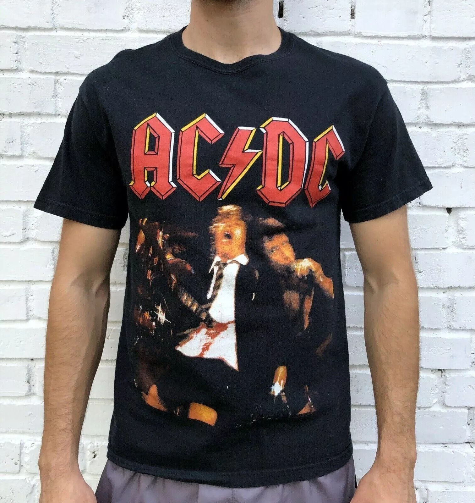 Gildan VINTAGE AC DC AC/DC 2001 SHIRT BAND TOUR VINTAGE OFFICIAL Size US M / EU 48-50 / 2 - 1 Thumbnail