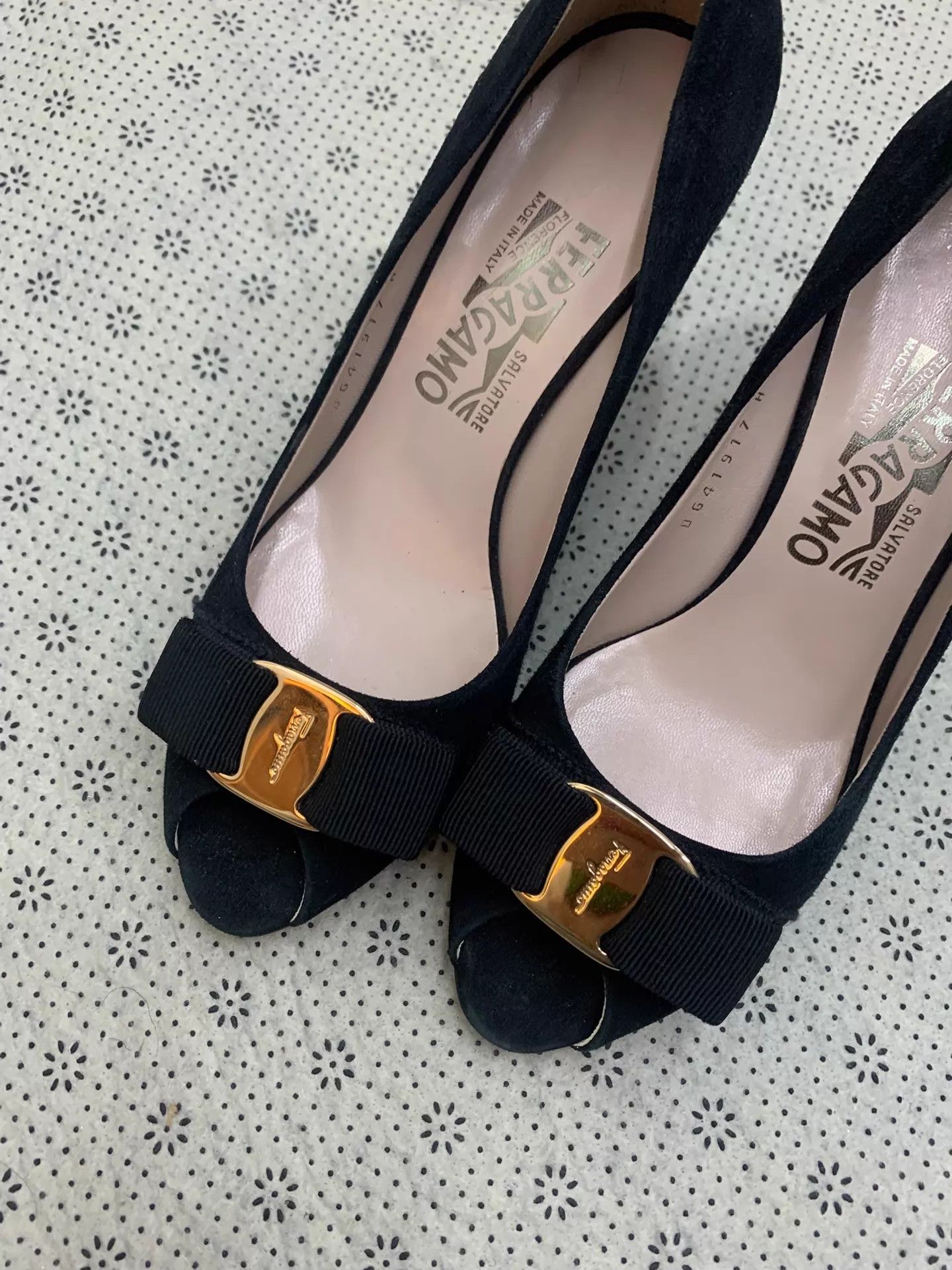 Salvatore Ferragamo SF black open toe bow heels 5 new Size US 5 / IT 35 - 3 Thumbnail